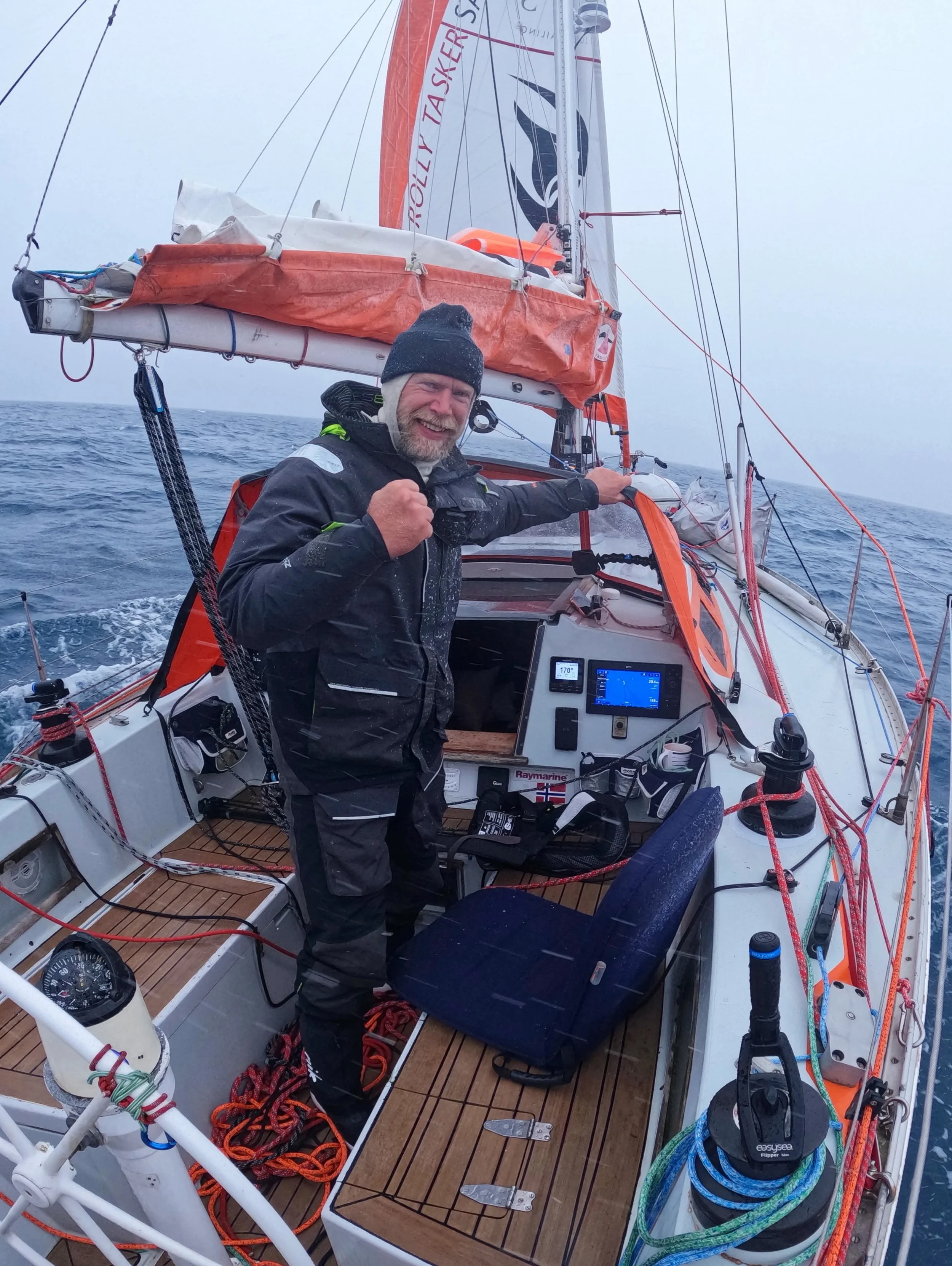 Erik Aanderaa sails Svalbard