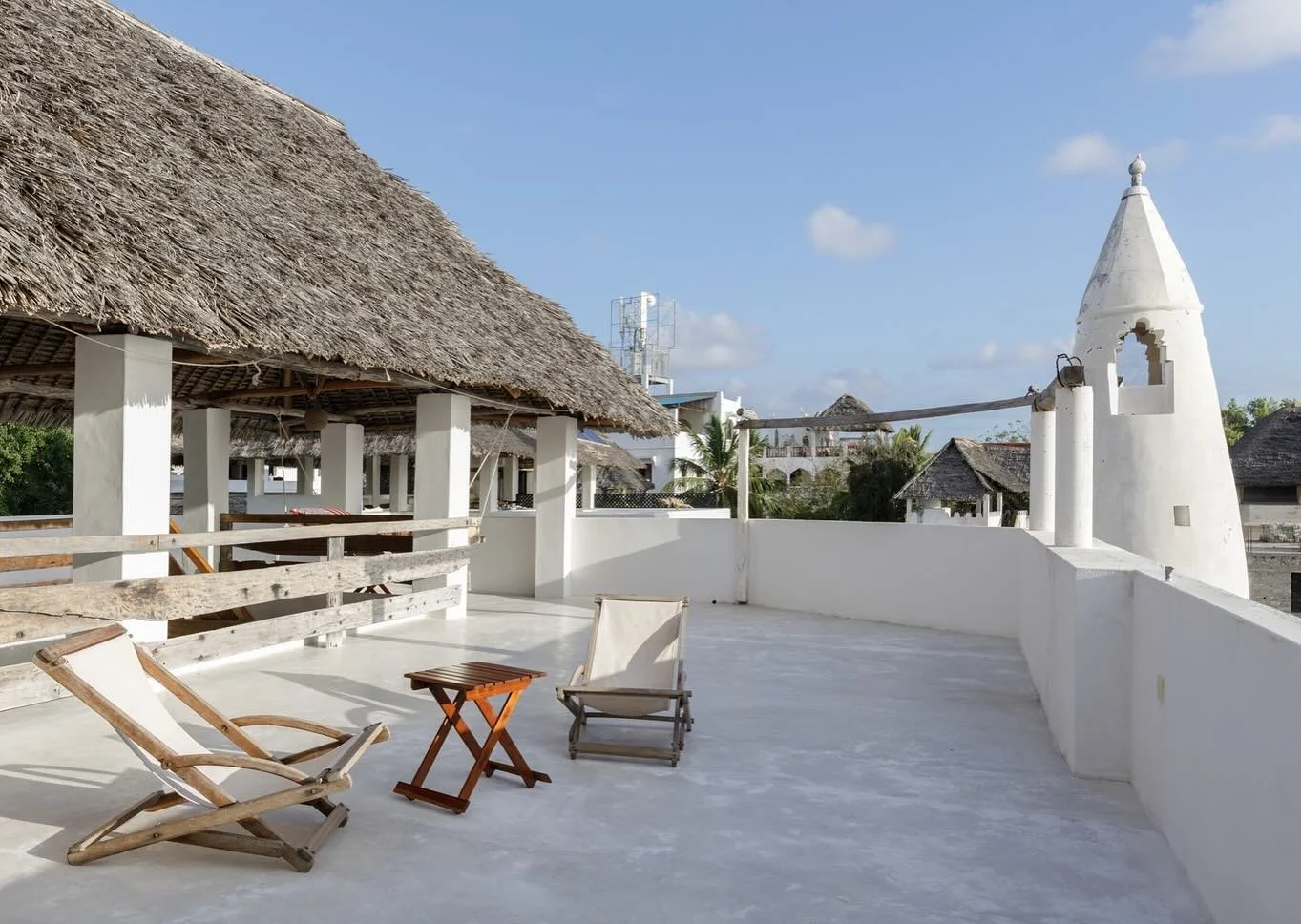 Morning coffee with a view? ☕ Wake up to the sound of the ocean and the serene beauty of Shela.
Book your December escape and experience coastal tranquility 🌊 

www.kinjarlinghouse.com

#KinjarlingHouse #ShelaGetaway #OceanViewStay #holidayescape #f