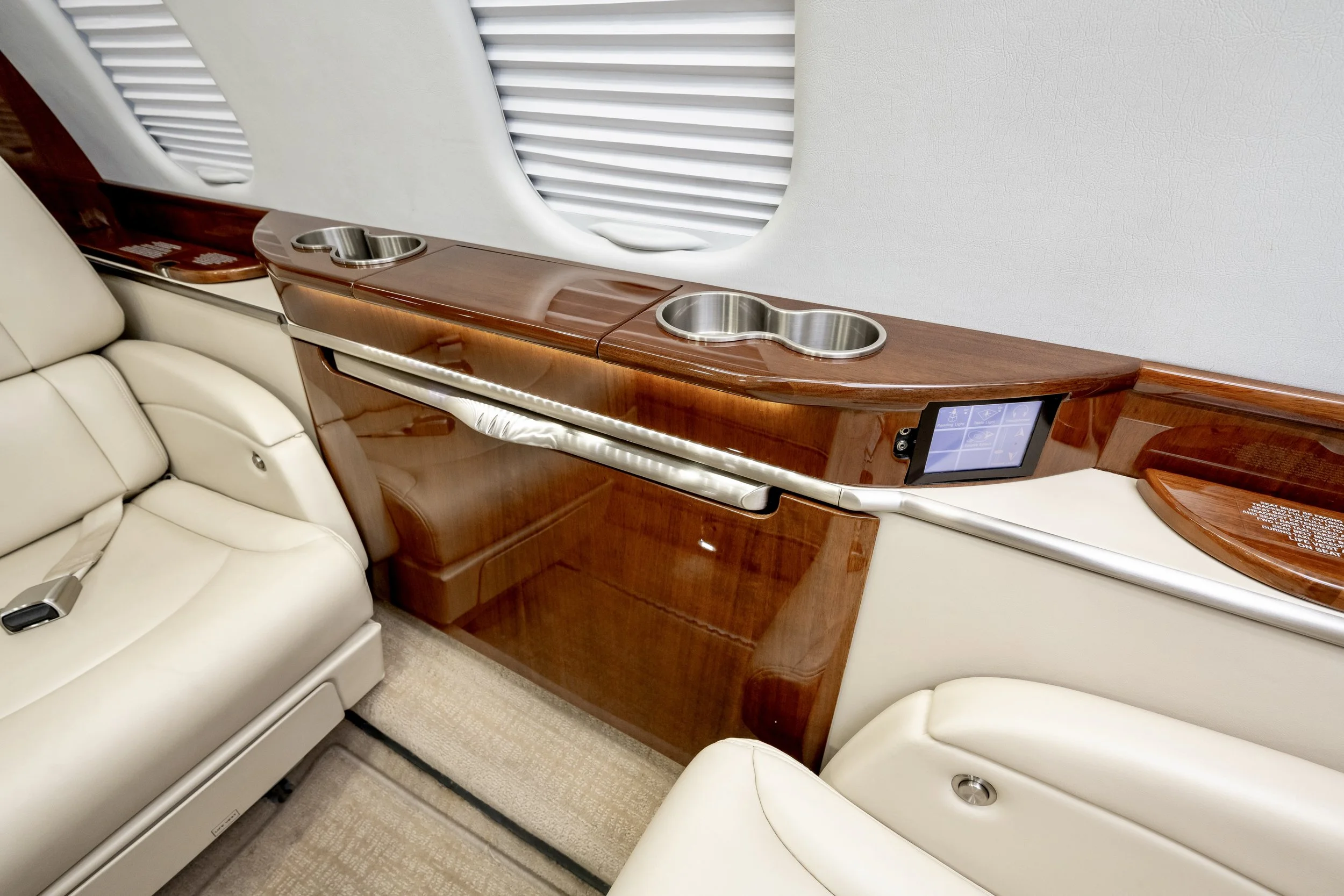 N447LA_interior_4.jpeg