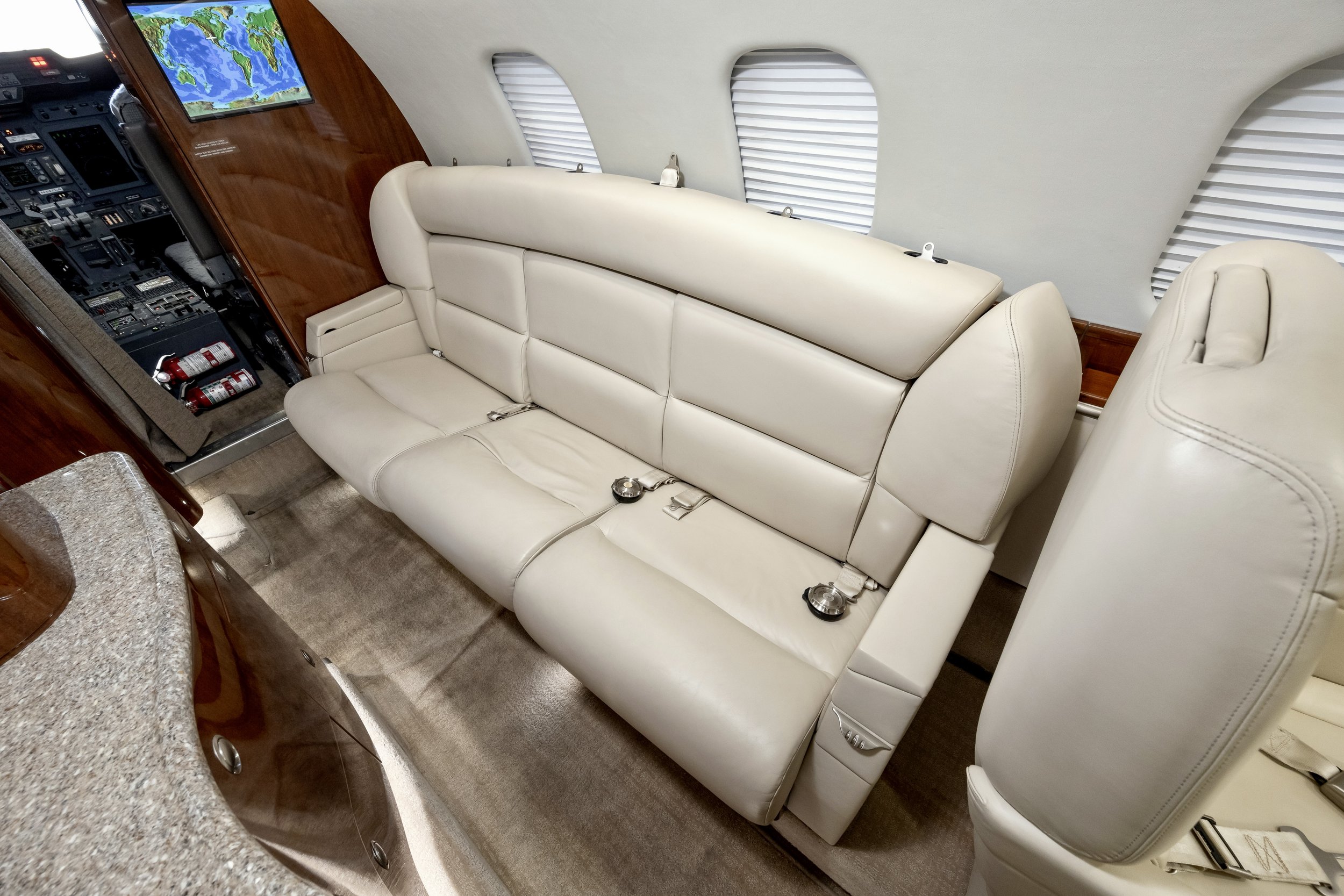 N447LA_interior_14.jpeg