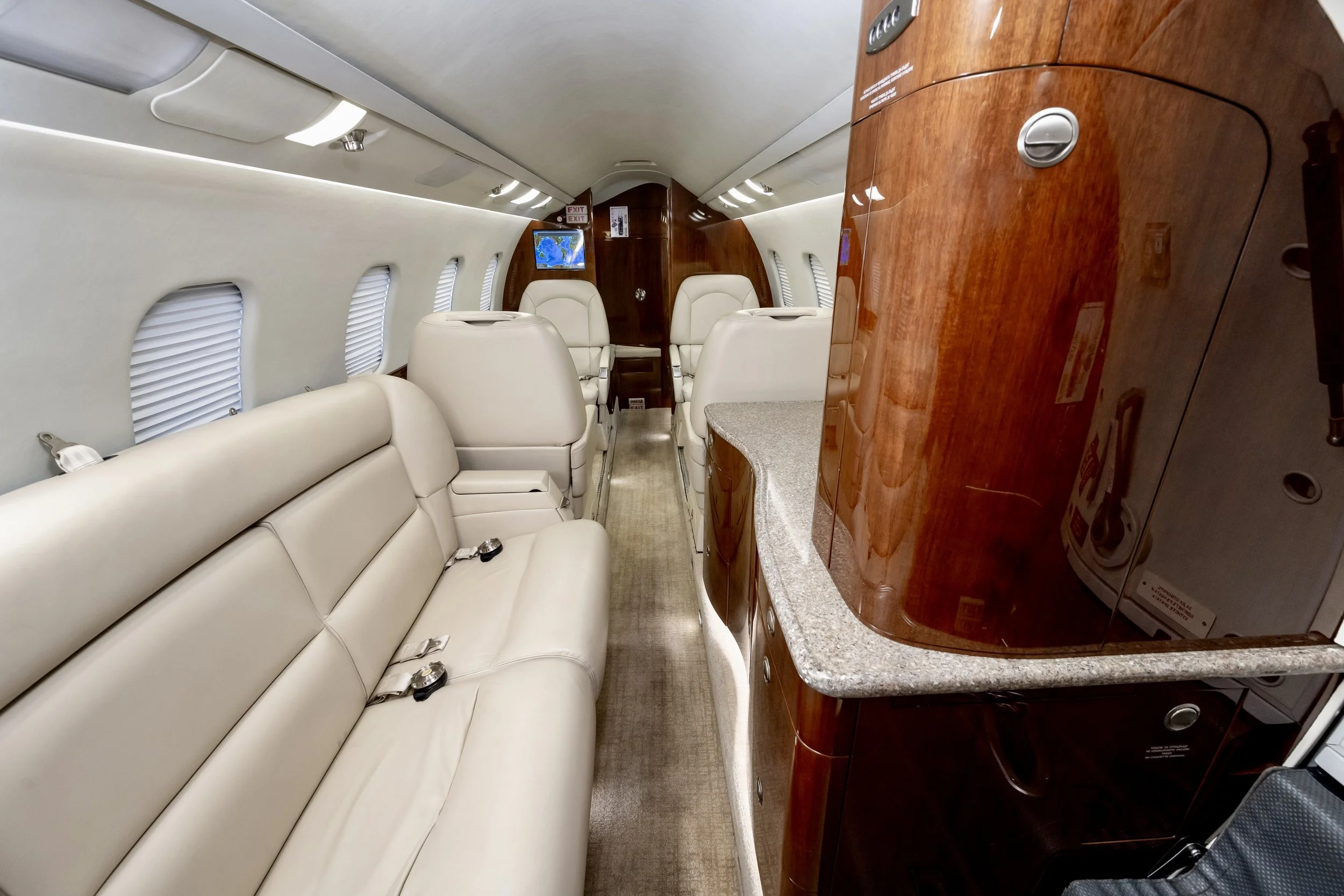 N447LA_interior_17.jpeg