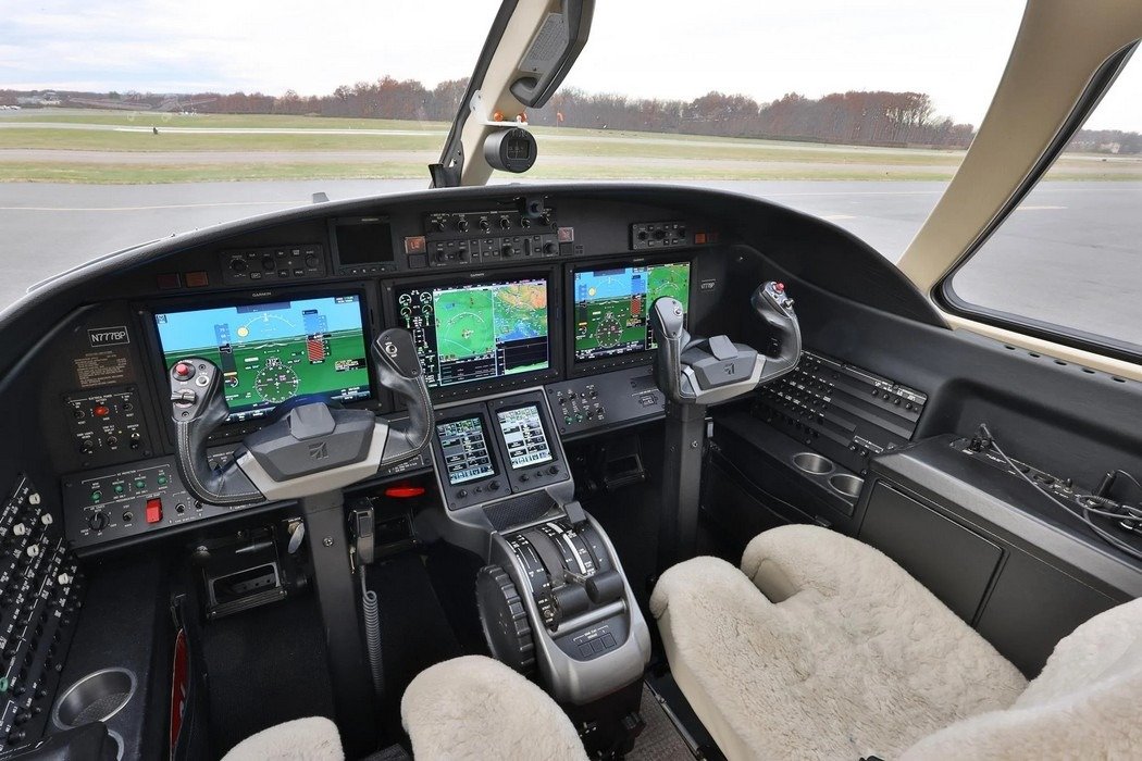 N777BP_07_panel.jpg