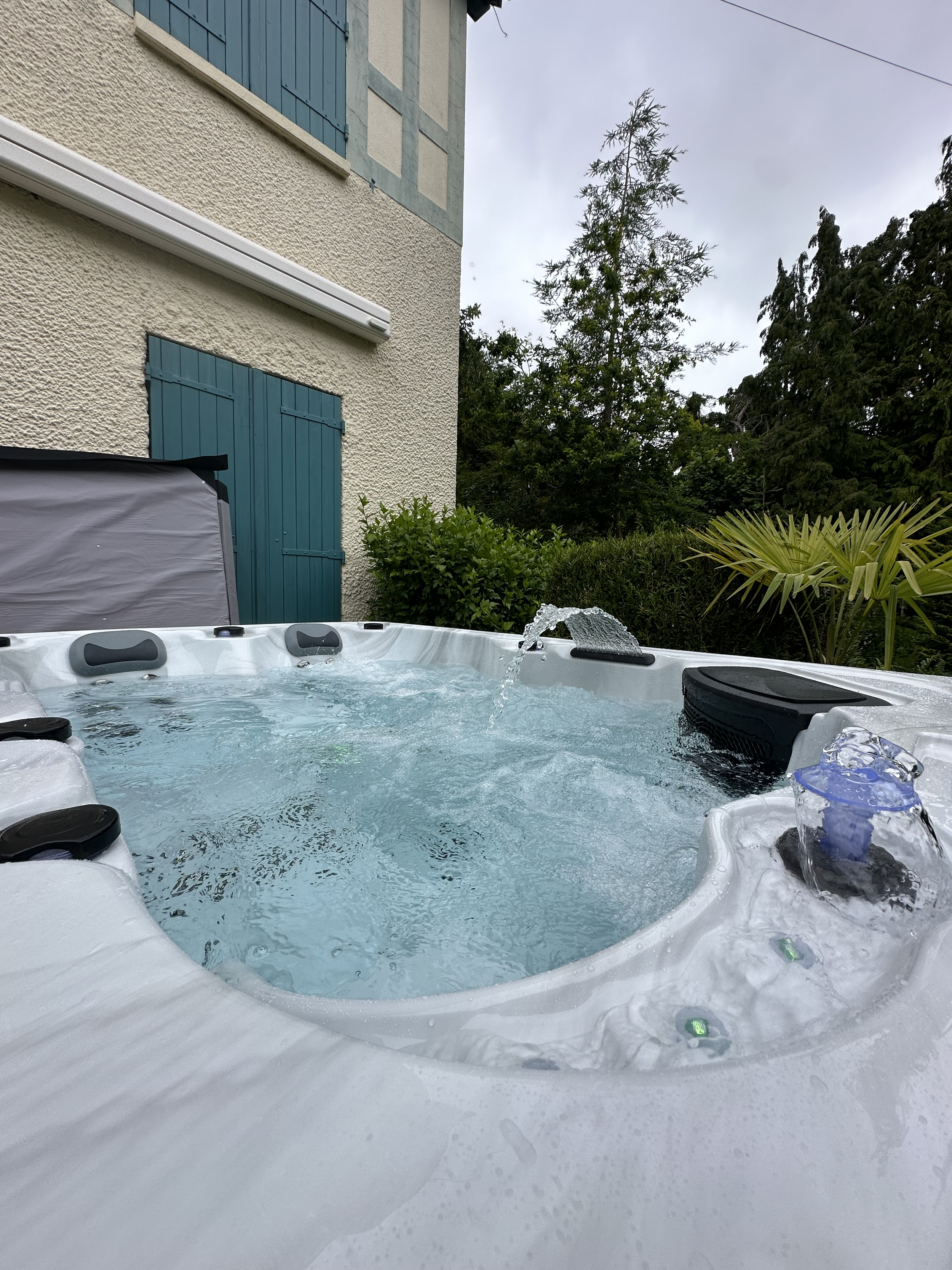 Spa Bahamas 3 places + Chromothérapie