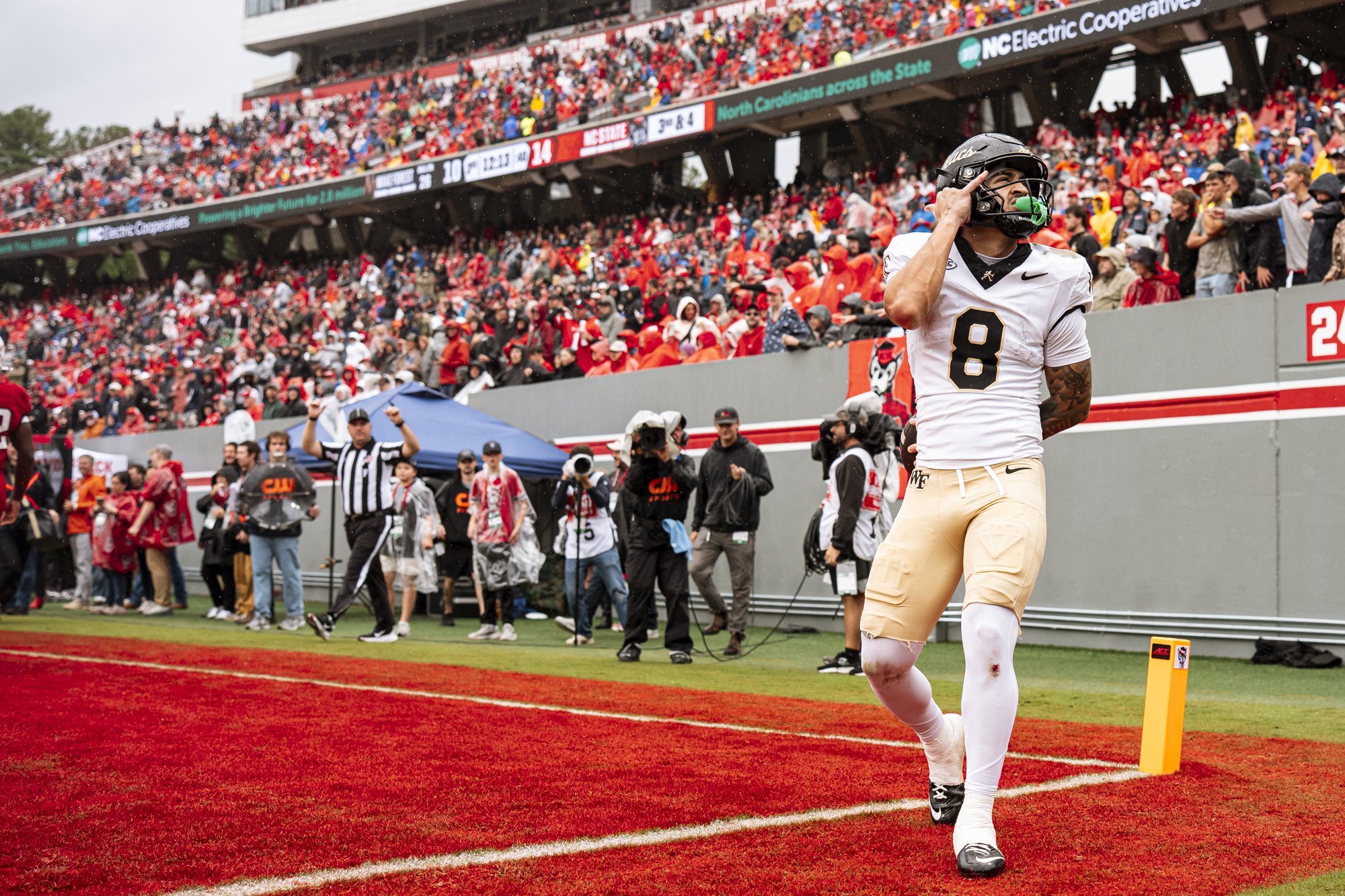 261010_EPB_WAKEFB_vsNCState-2026-204601.jpg