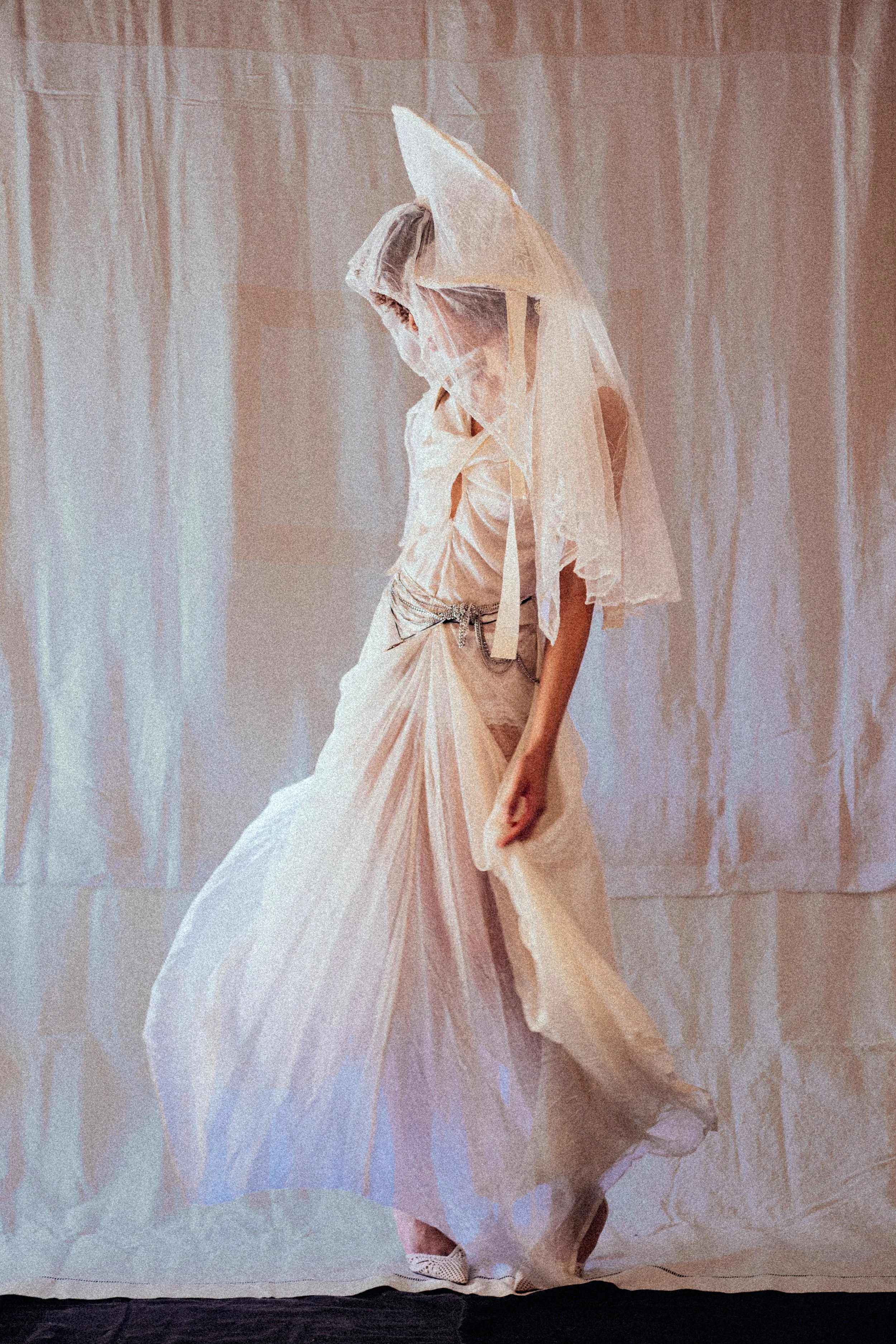 Clarisse Veil, Julia Dress, Joie Belt