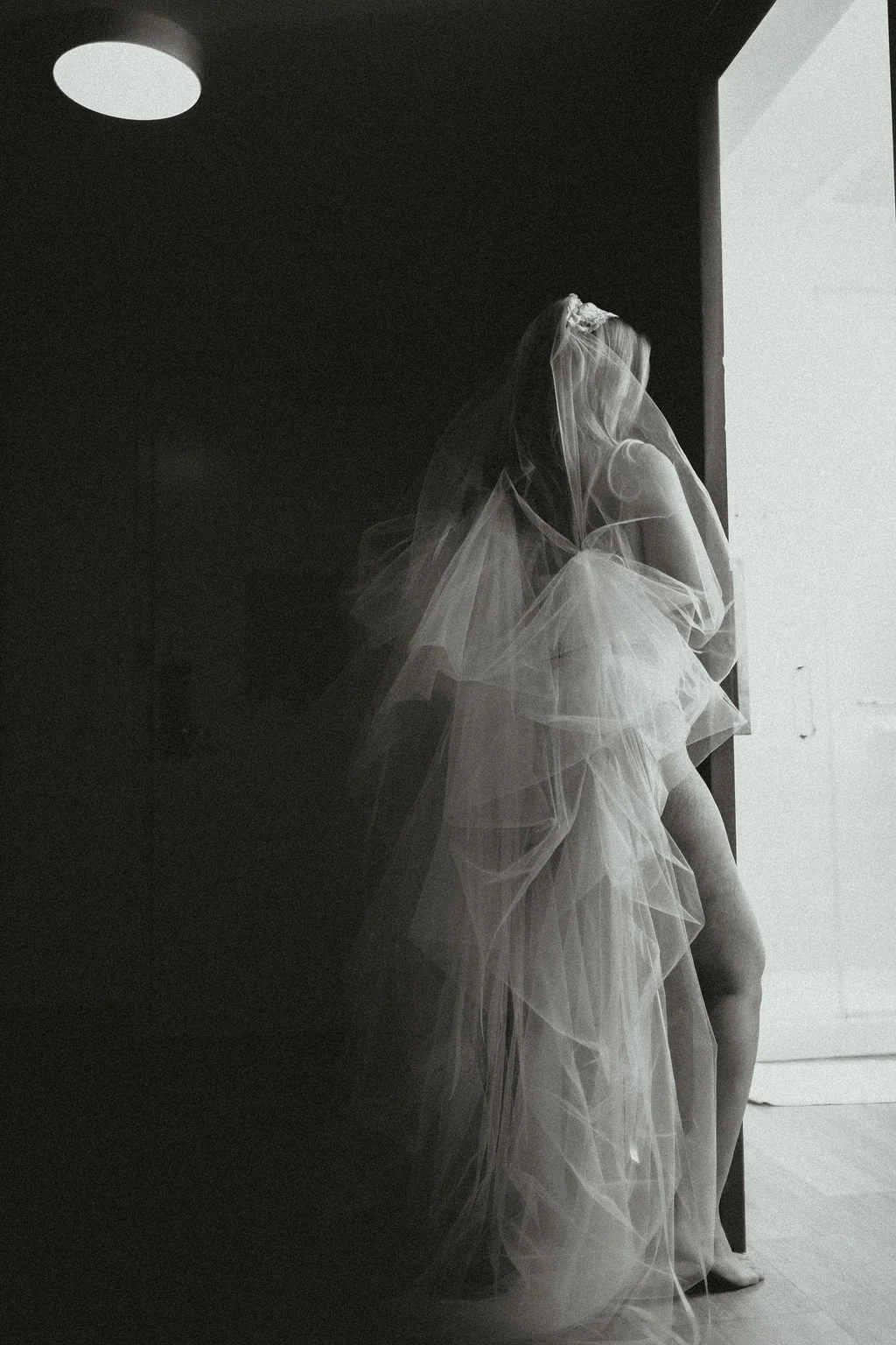 Hannah Kik, Custom Veil