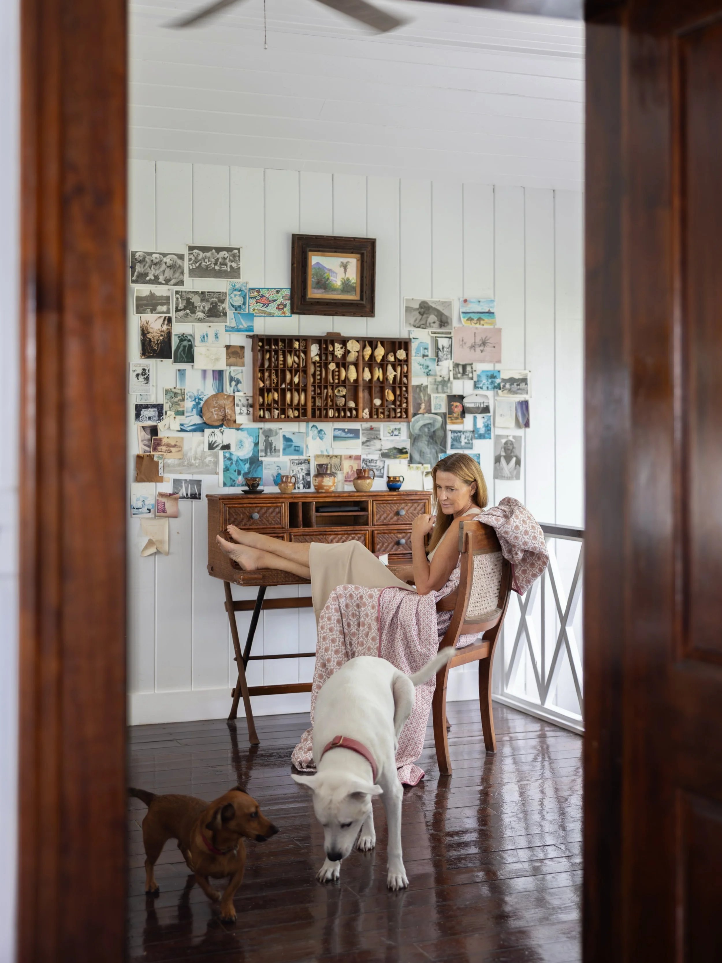 A peek inside the enchanting world of @indiahicksstyle + good things coming from @pomegranate_inc 
➵ next week!

Collab @indiahicksstyle x @pomegranate_inc 
Film @amoryflintwood 
Photography @laurarowephotography