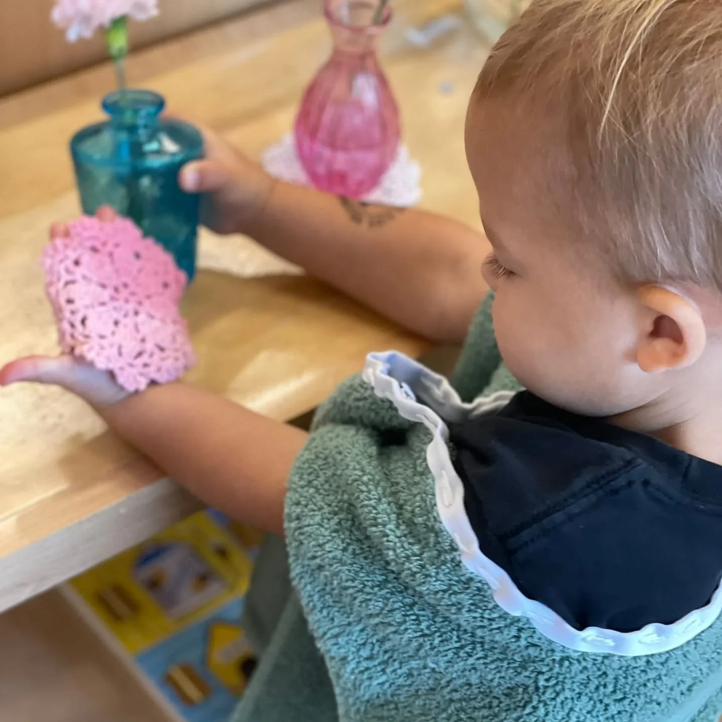 🌱 In Montessori, even the simplest tasks hold deep purpose.

🍊 Food preparation builds independence, coordination, and care for self and others.
🌸 Flower arrangement nurtures responsibility, a love of beauty, and pride in contributing to the class
