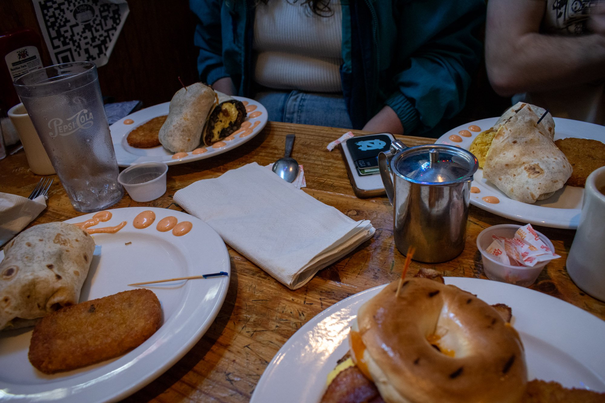 Guests eat breakfast at Linda's on December 3, 2023. In October of 2023, Linda's began offering breakfast as a part of Carini's efforts to bring a younger audience to the restaurant.
"These people go out to breakfast more than they go out to late n