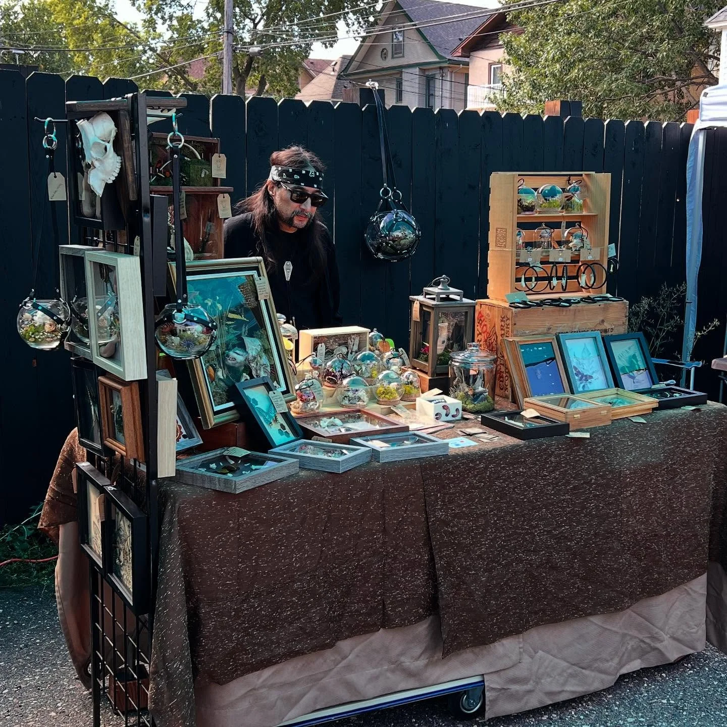 Out here at @oddmartmn til 5!!! There are so many kickass artists here! 🖤💀🖤