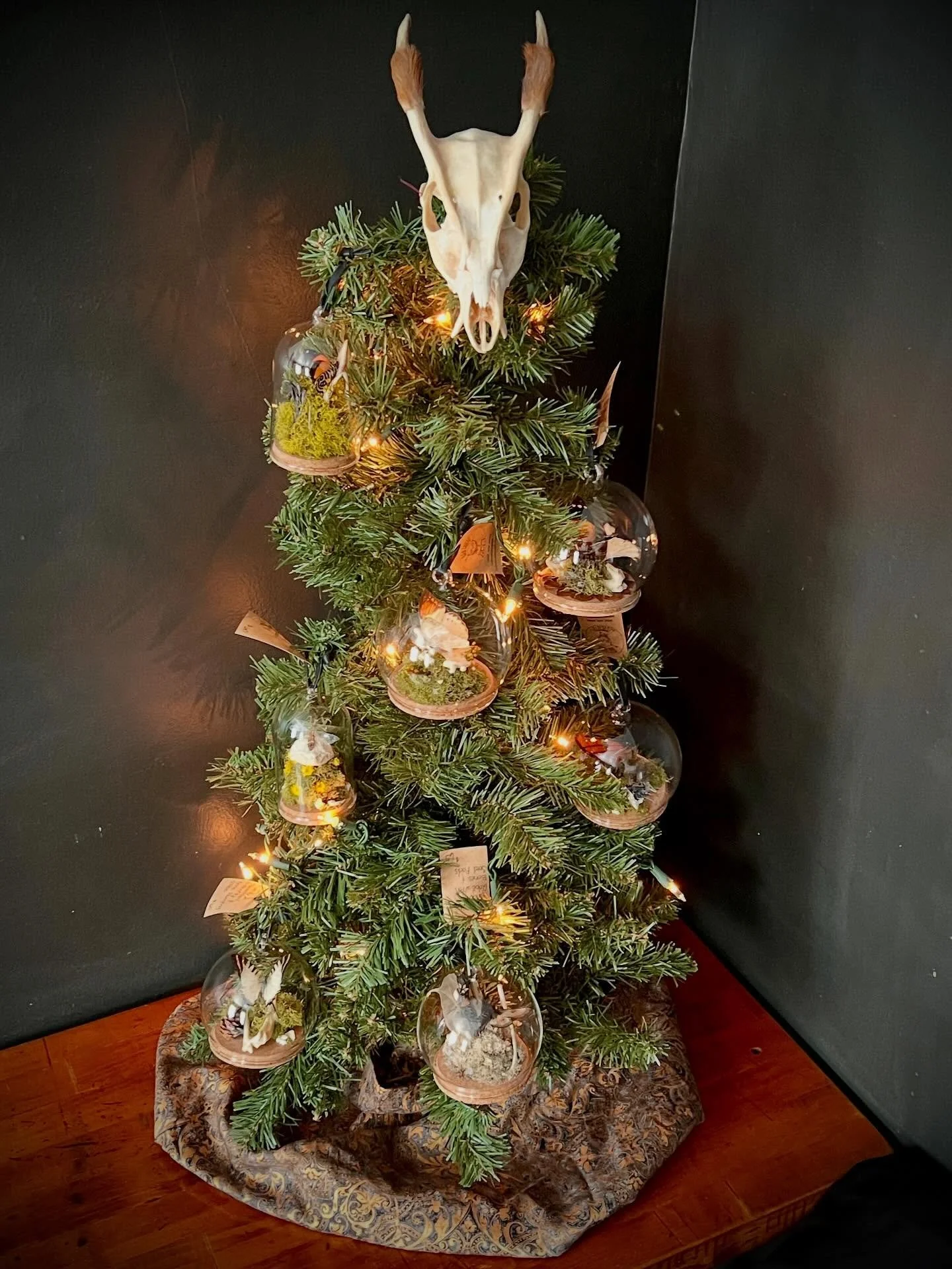 Our LAST MARKET OF THE YEAR is this Sunday at @oddmartmn !!! Join us and @midnightcreaturesmpls to get last minute goodies before the holidays from amazing local artists! Bug &amp; Bone ornaments make great gifts 
🦋🪲🐞💀
Happy Holidays, weirdos👻