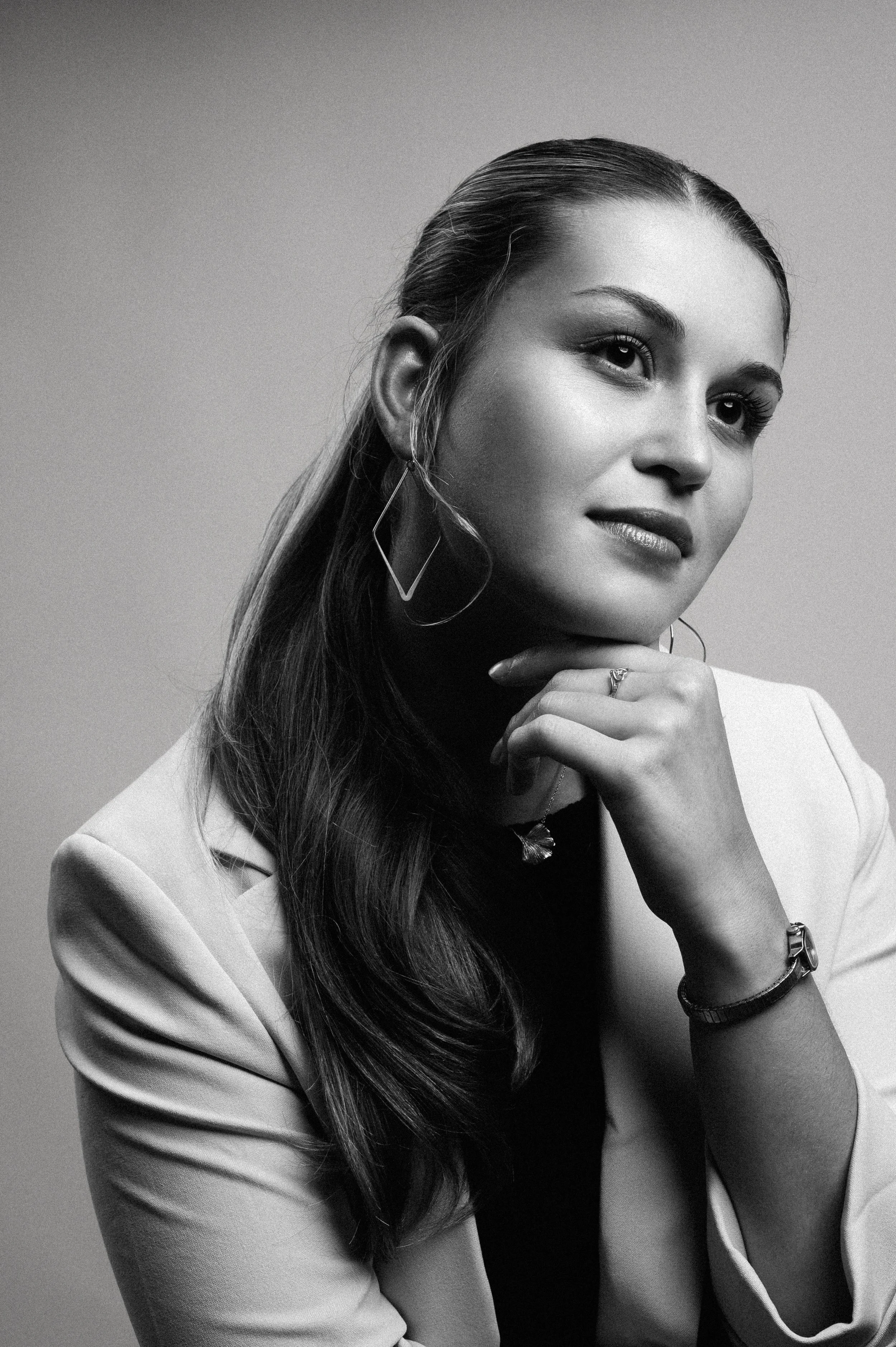 Nikki Headshot-471-Edit.jpg