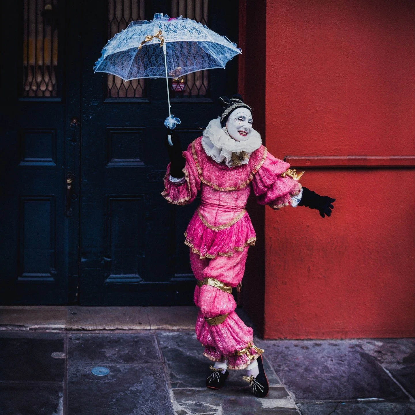 May 2016, I ran across this mime on Royal Street.. she gladly let me take her photo.. but wouldn't step out of character to give me her name or information.. but def shows what makes New Orleans special. &bull; #NewOrleansPhotography
	&bull;	#NOLAStr