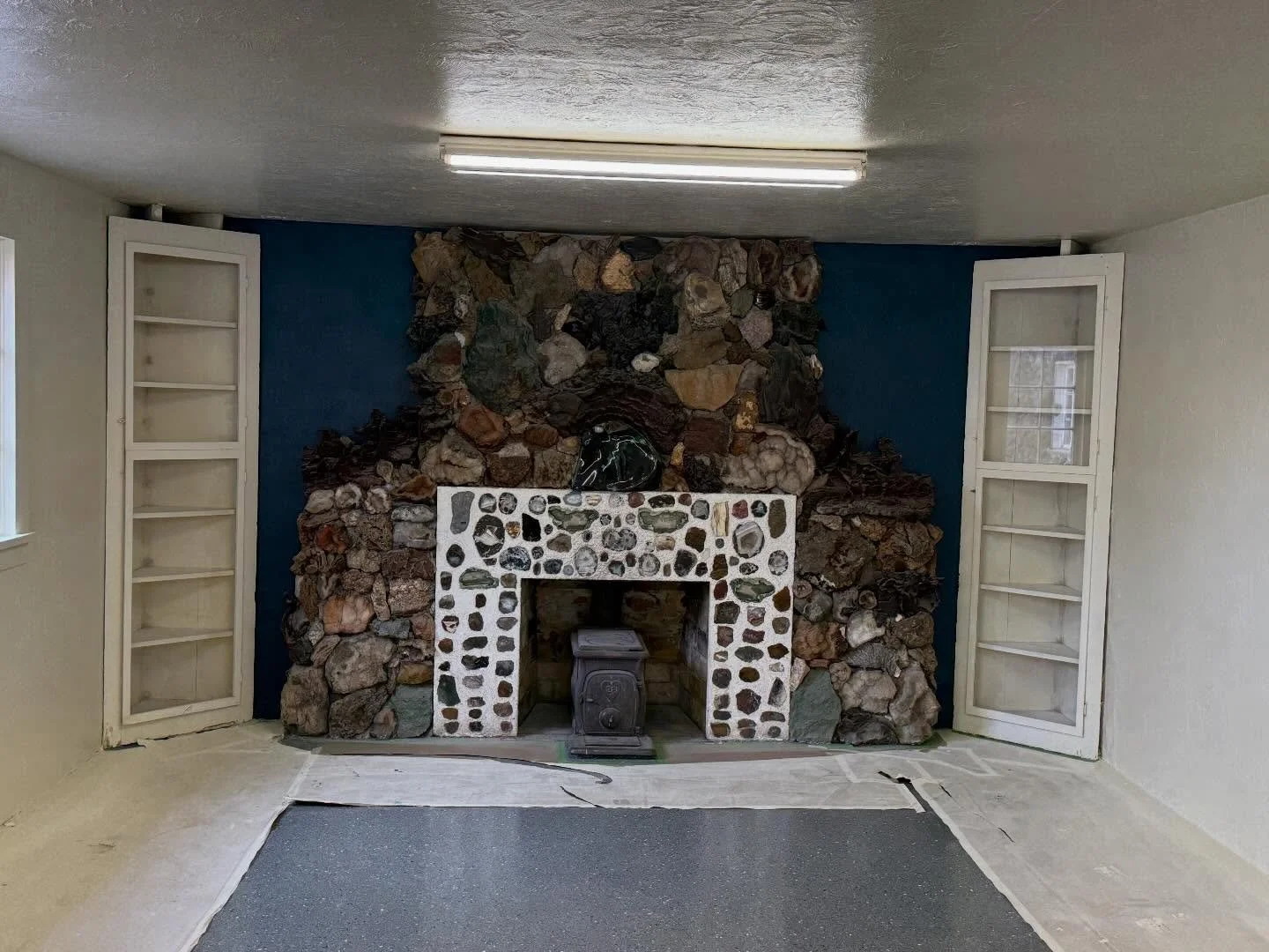 The painting is done! Thank you Webfoot for doing a fantastic job. We love it! Come see us at our Grand Reopening in April 4th!