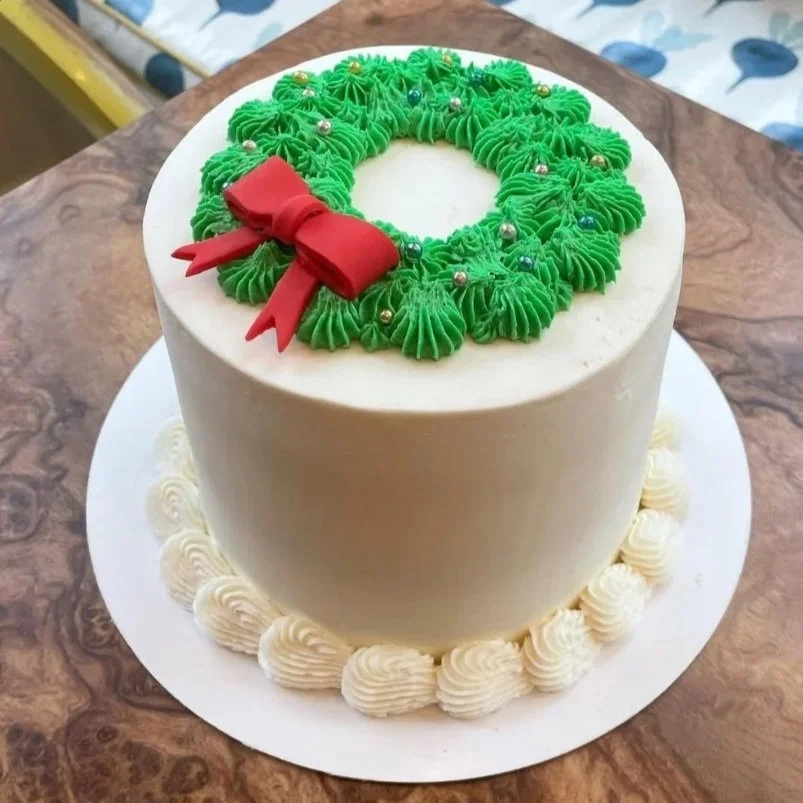 Medium Wreath Cake