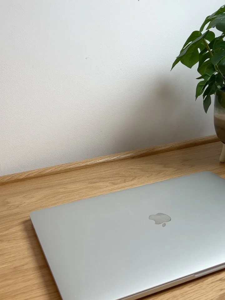 A few moments of joy from March ✨

1. Working on my website 
2. Mothers Day flowers 🌸
3. Illustrations for a new branding project 
4. Pottery painting 
5. Pisco sours.. always! 
6. Easter bakes 
7. Easter crafts 
8. Moodboarding

#smallbusinessowner