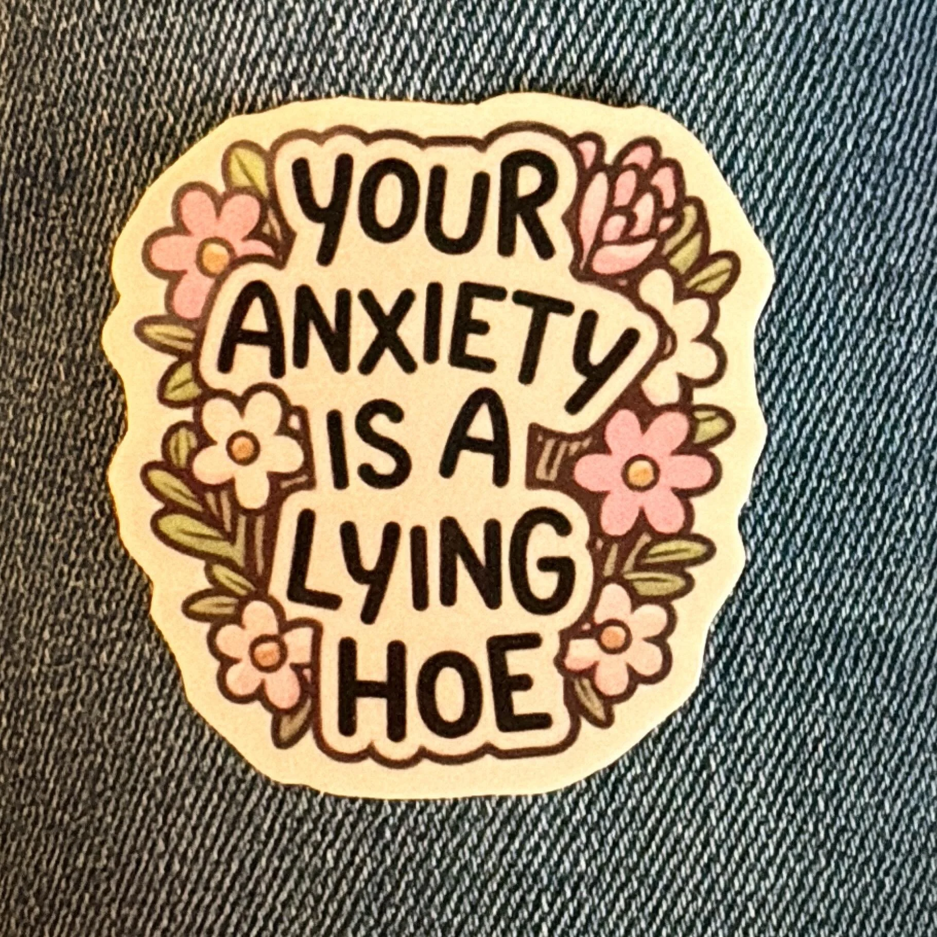 Friday reminder that 👏🏻 FEELINGS 👏🏻 ARE 👏🏻 NOT 👏🏻 FACTS!

#mentalhealth #friday #anxiety #instagood