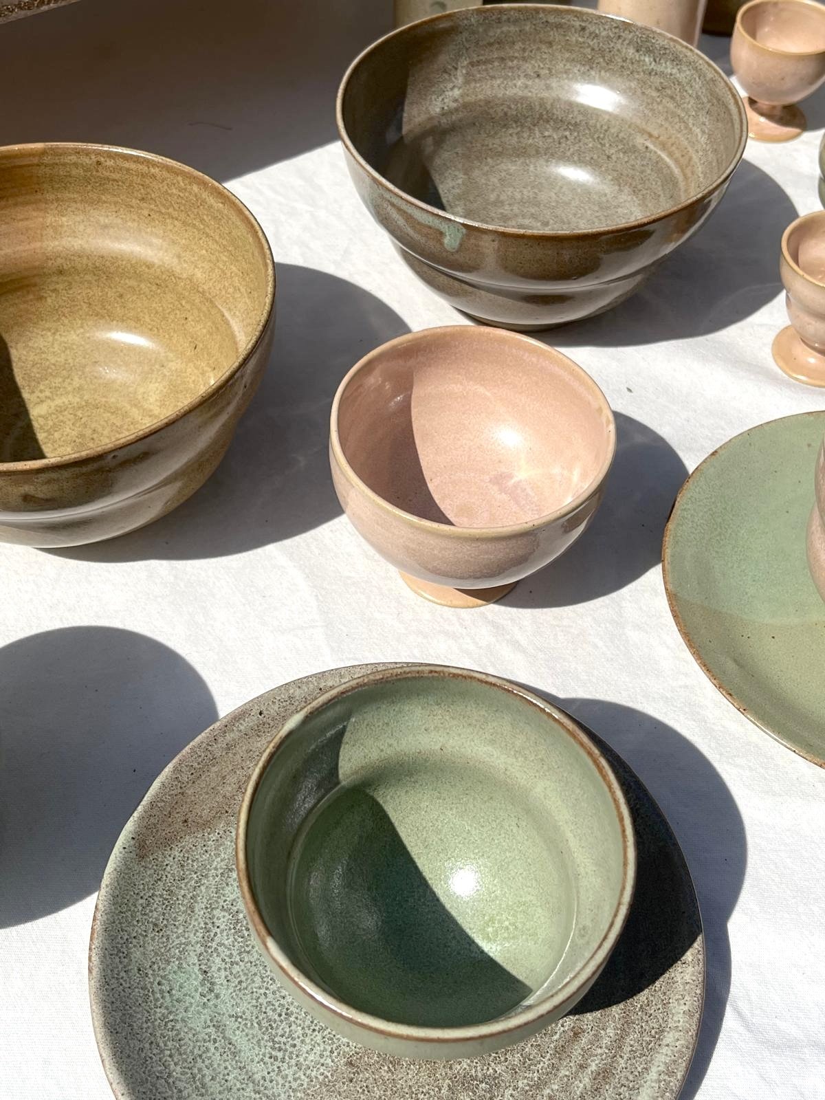 Vaiselle en céramique-bol-tasse-assiette lors d'un marché en exterieur