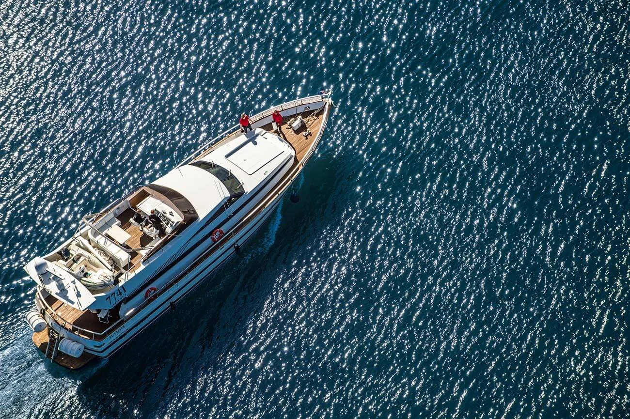 Copy-of-harpayachts_1920_04.jpg