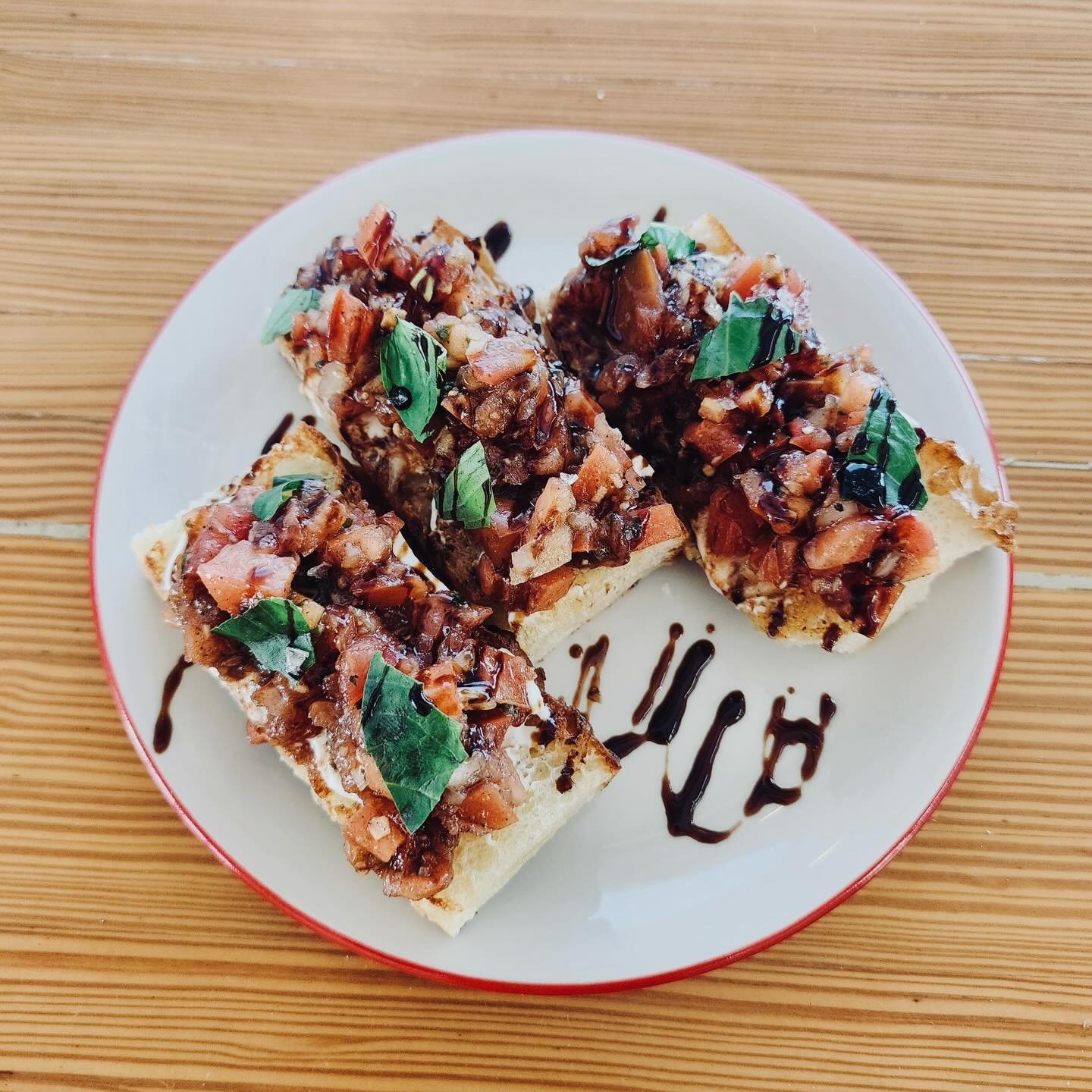 Looking for a reason to step out for lunch? We&rsquo;ve got a few. 😋

We&rsquo;ve added new dishes along with new lunch hours. Designed for slowing down, catching up, and enjoying a proper midday meal.

🍅 Bruschetta
Toasted house focaccia topped wi
