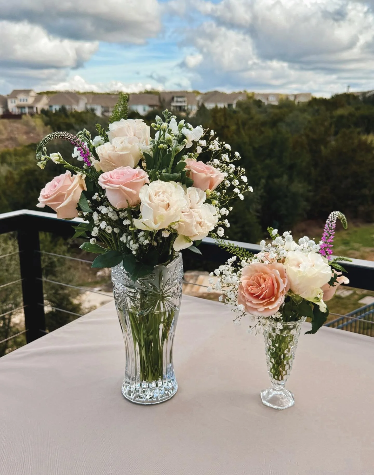We love a love story that starts local. 💕

The Bloomin Stand is back at Oakwood with Valentine&rsquo;s Day bouquets&mdash;grown in a backyard garden in Headwaters and arranged in vintage keepsake vases that make the gift feel extra special.

Pre-ord