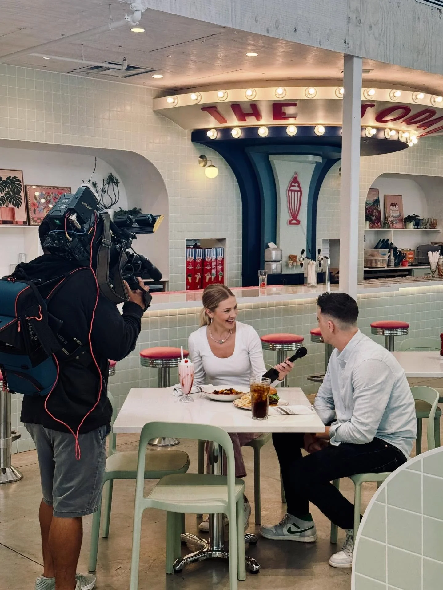 Lights, camera, Oakwood! 🌳🎬

Huge thanks to Tierra Neubaum and the FOX 7 Austin crew for stopping by and capturing what makes Oakwood feel like home, from patio views and live music to community energy and good food.

Swipe through for a behind-the