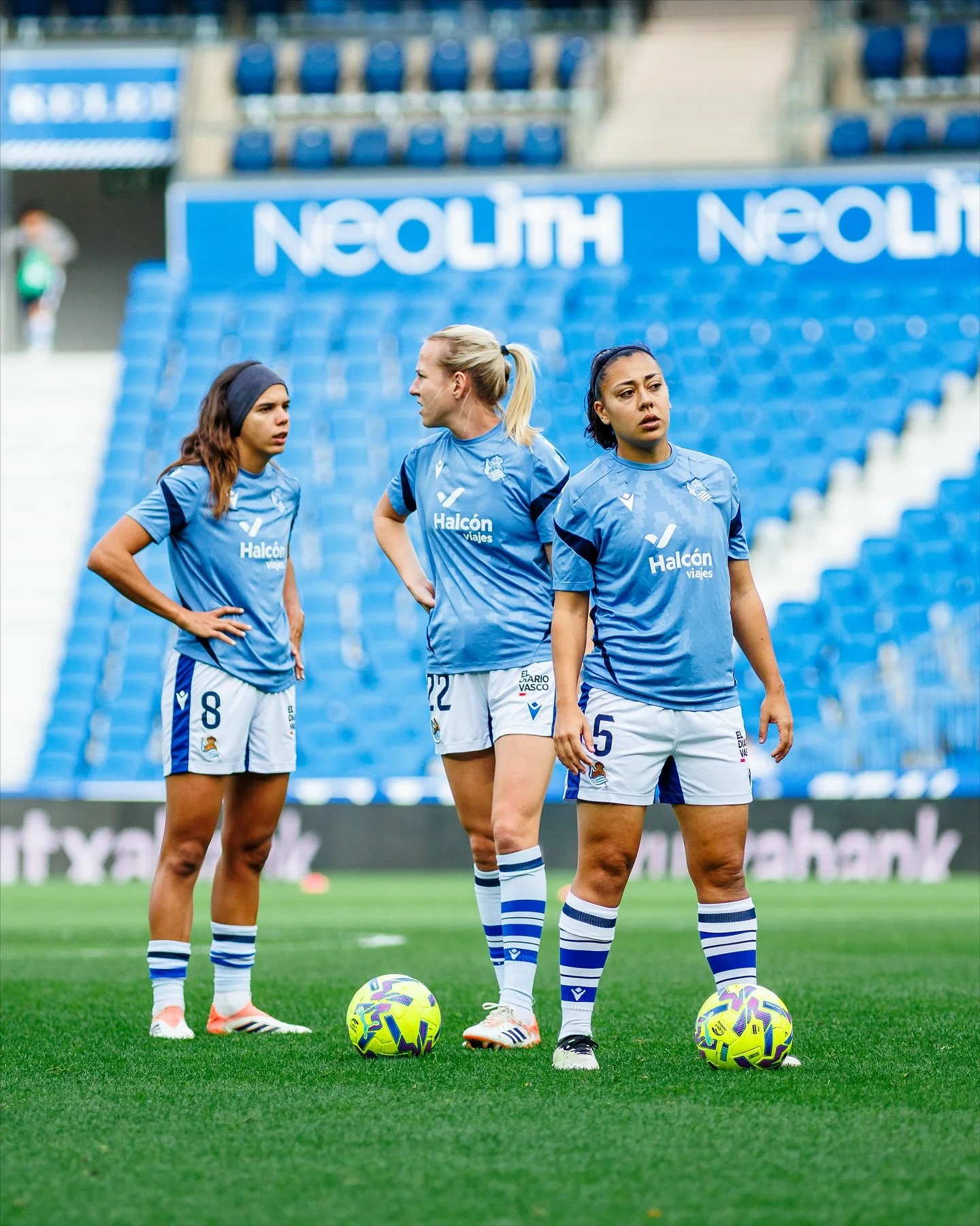 Warmup @realsociedadfem x @athleticclubfem