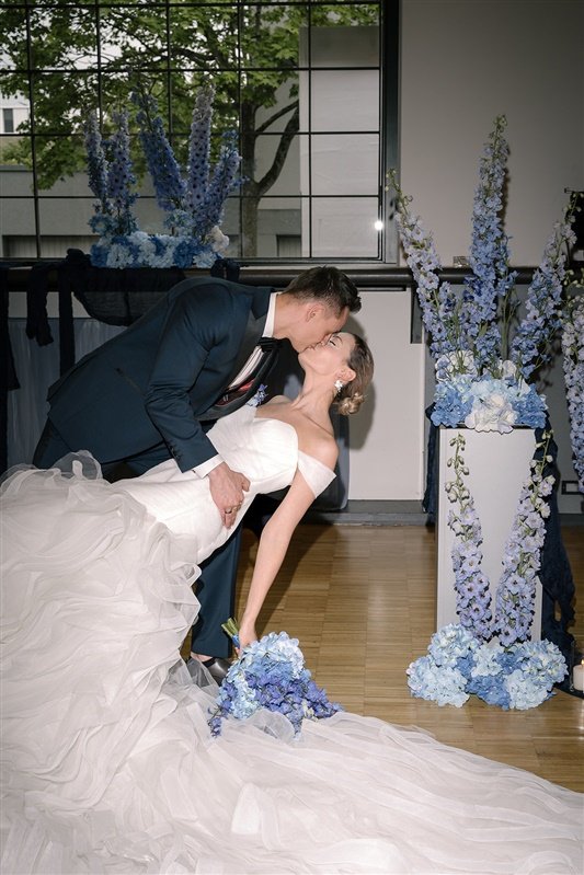 serene.blue.stolz-weddings131.jpg