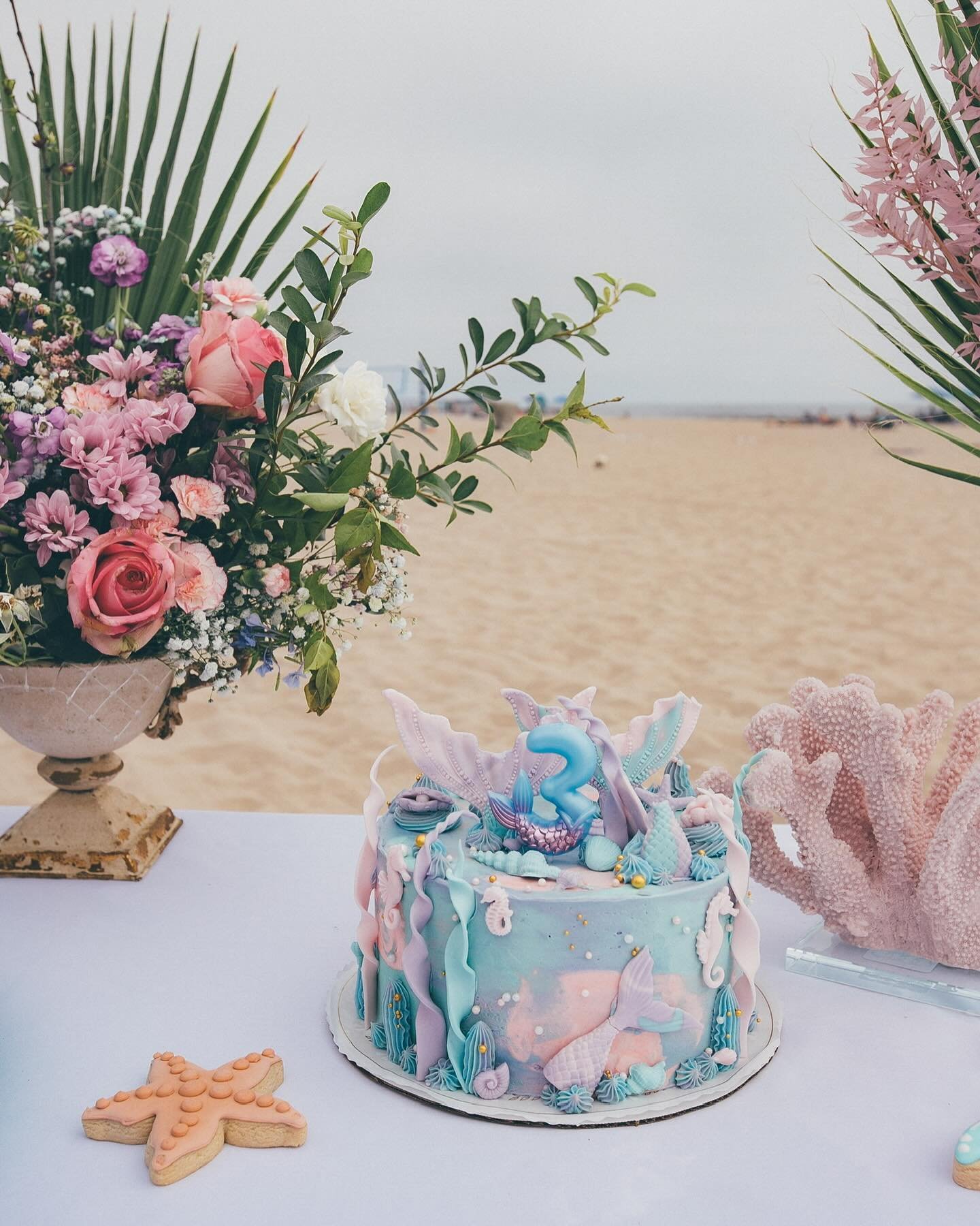A mermaid beach party to celebrate turning 3!! 🤍

#specialtyrentals #courtyardeventrentals #partyrentals #eventdesign #eventrentals #beach #beachparty #kids #kidsbirthday #kidsbirthdayparty #family #mermaid #party #socal #events #florals