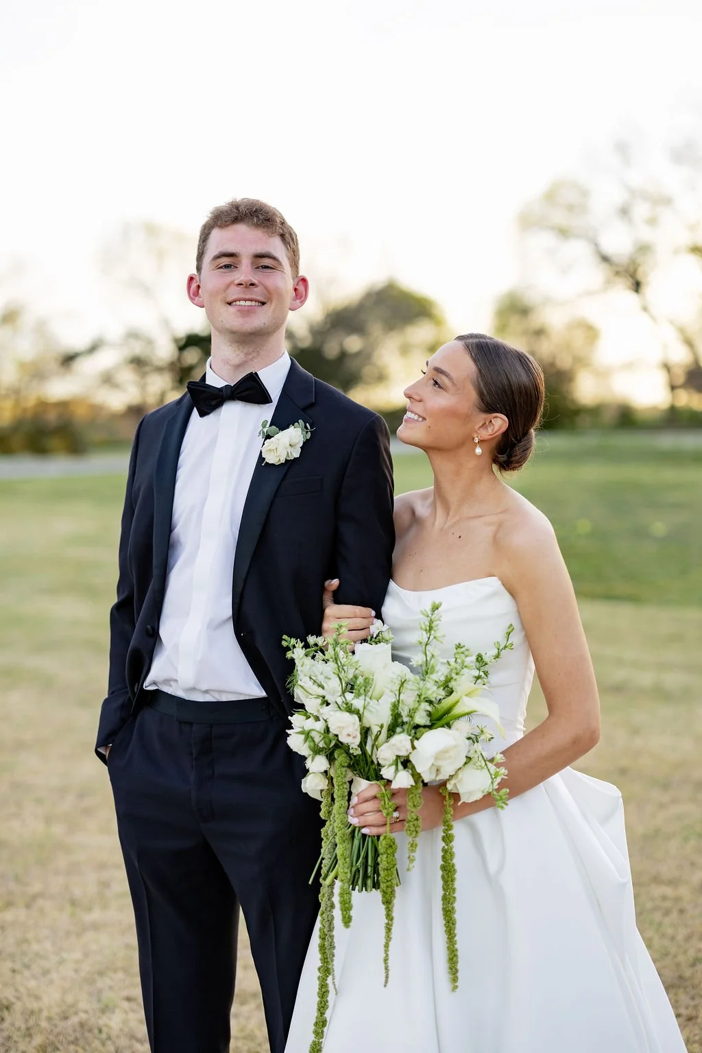 Tallulah and Carson | River Road Venue