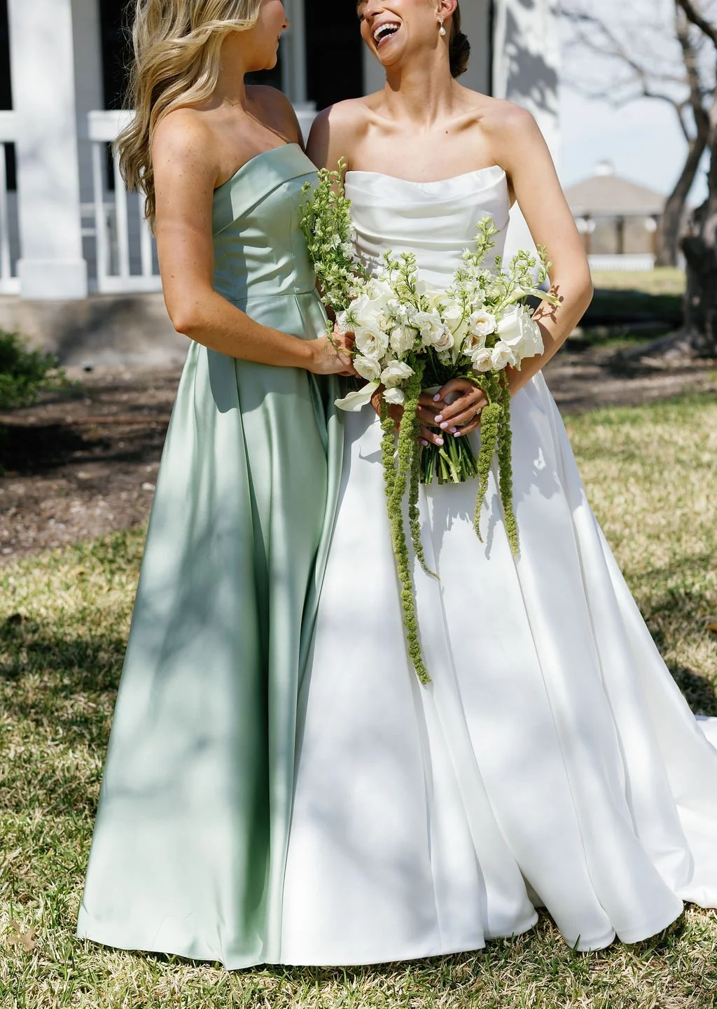 Wedding party flowers by Dallas Florist, Haute Poppies Floral, with an all white color palette
