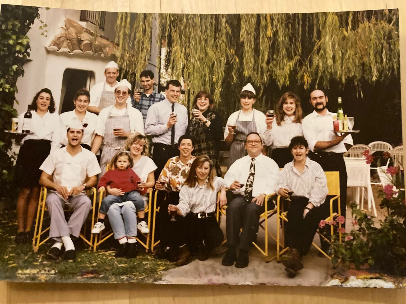 miembros del personal del hotel en su día 1987