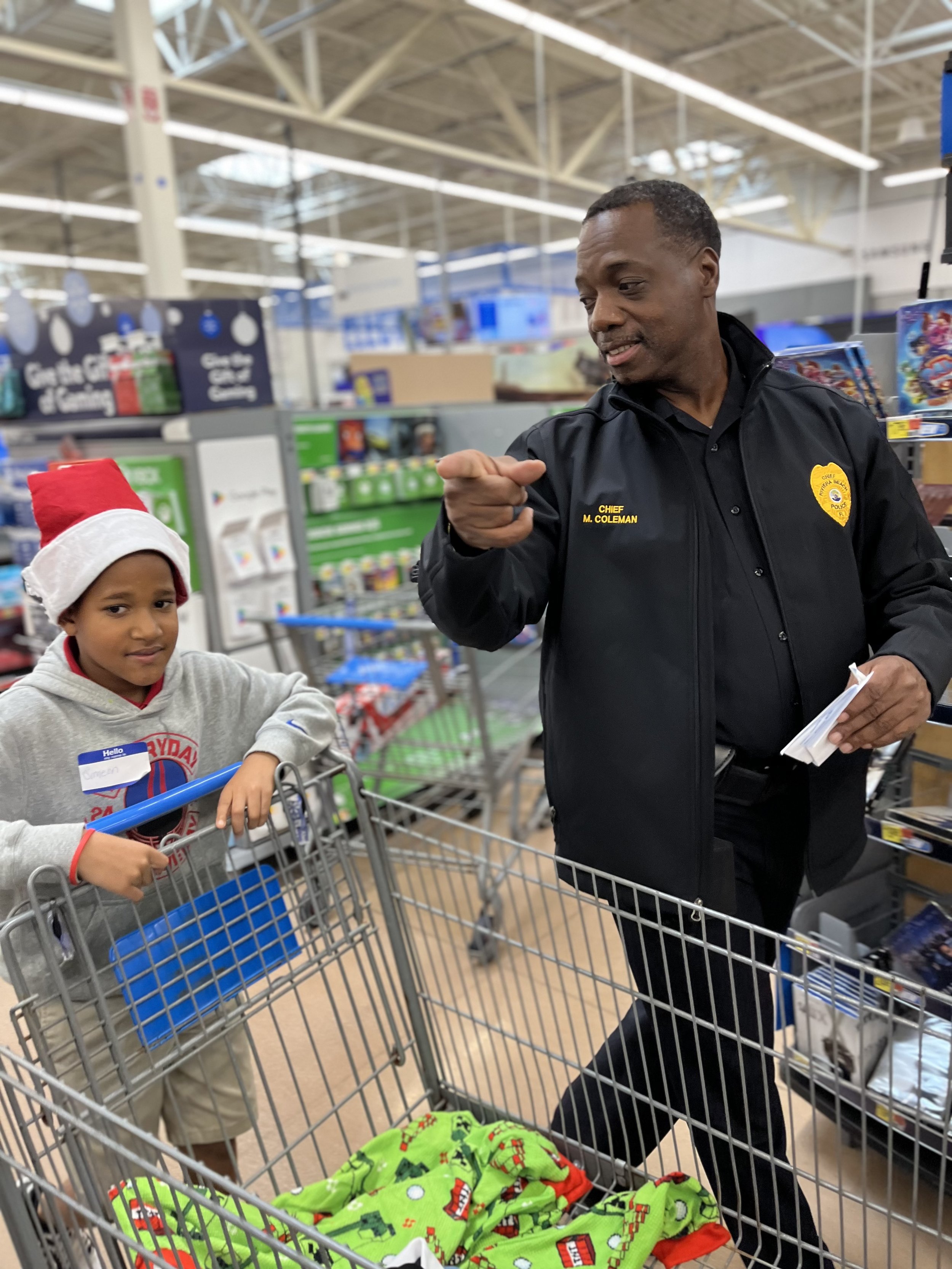 Shop with a Cop 2.jpeg
