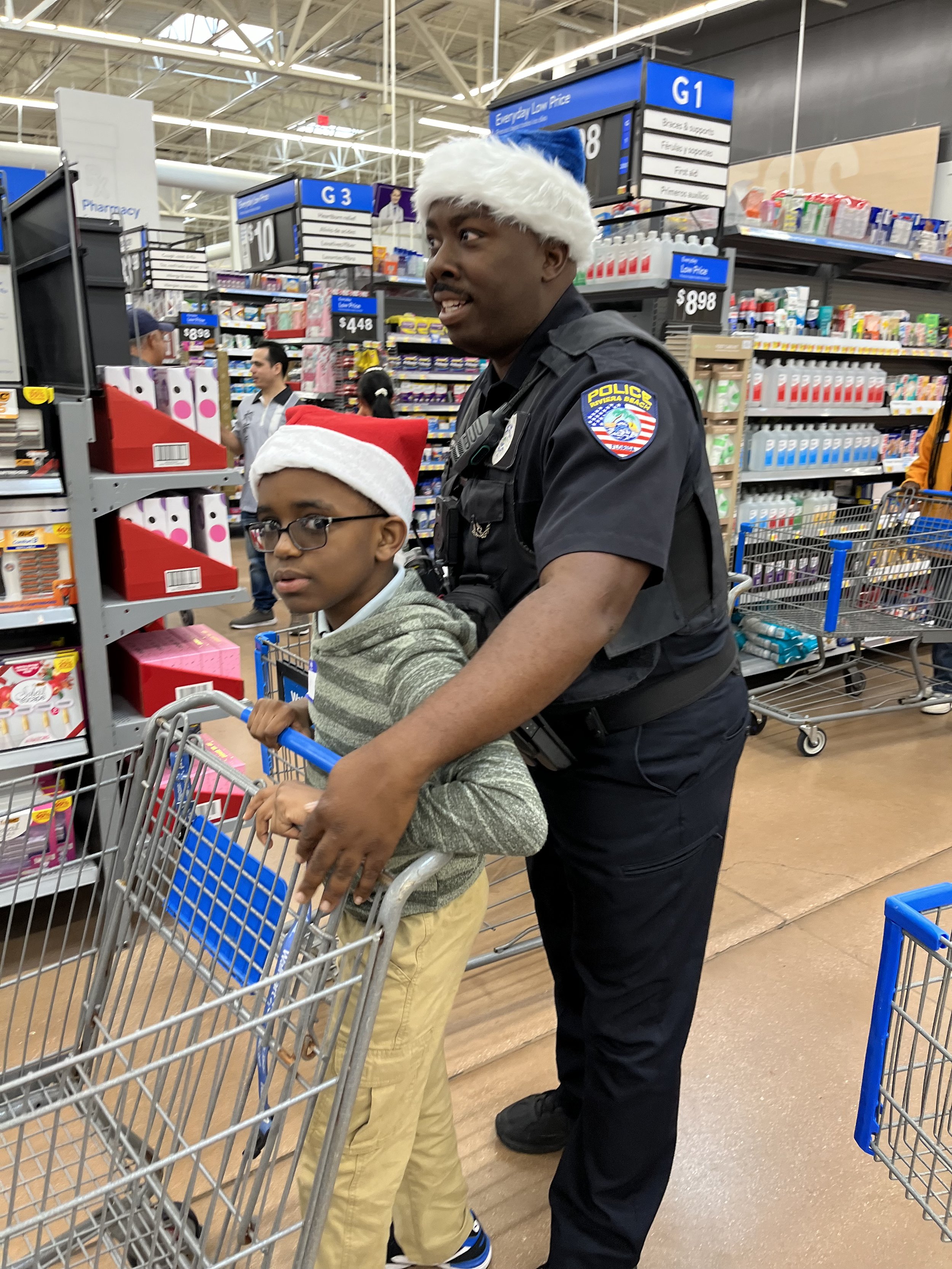 Shop with a Cop 7.jpeg