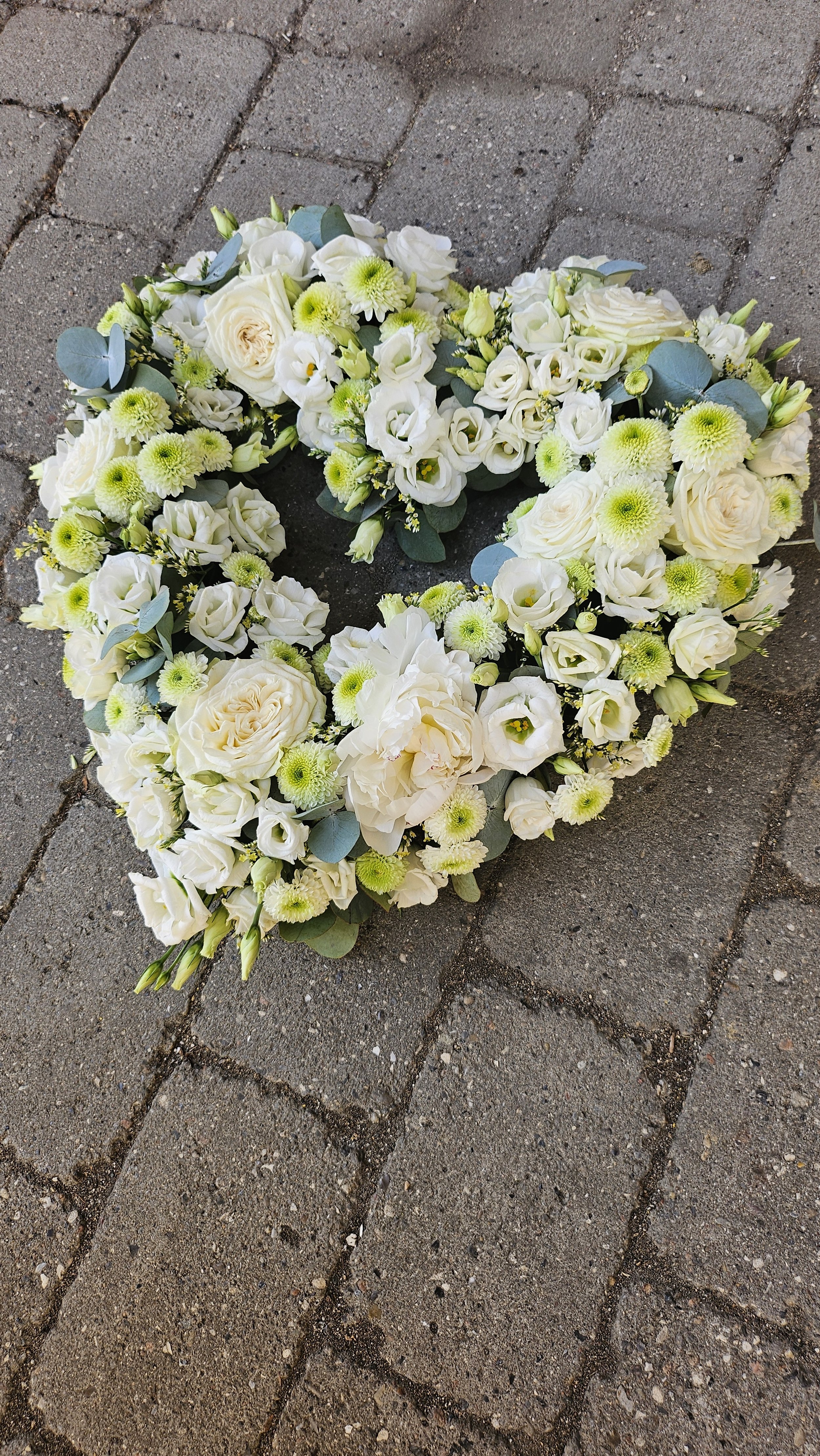 Hjerte med blomster - Åbent