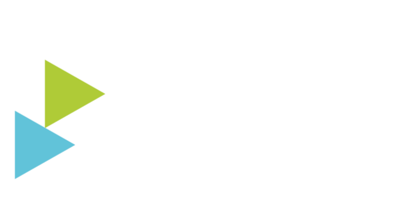 Logotipo con tres flechas de diferentes colores apuntando a la derecha y la palabra 'tria' en letras blancas.