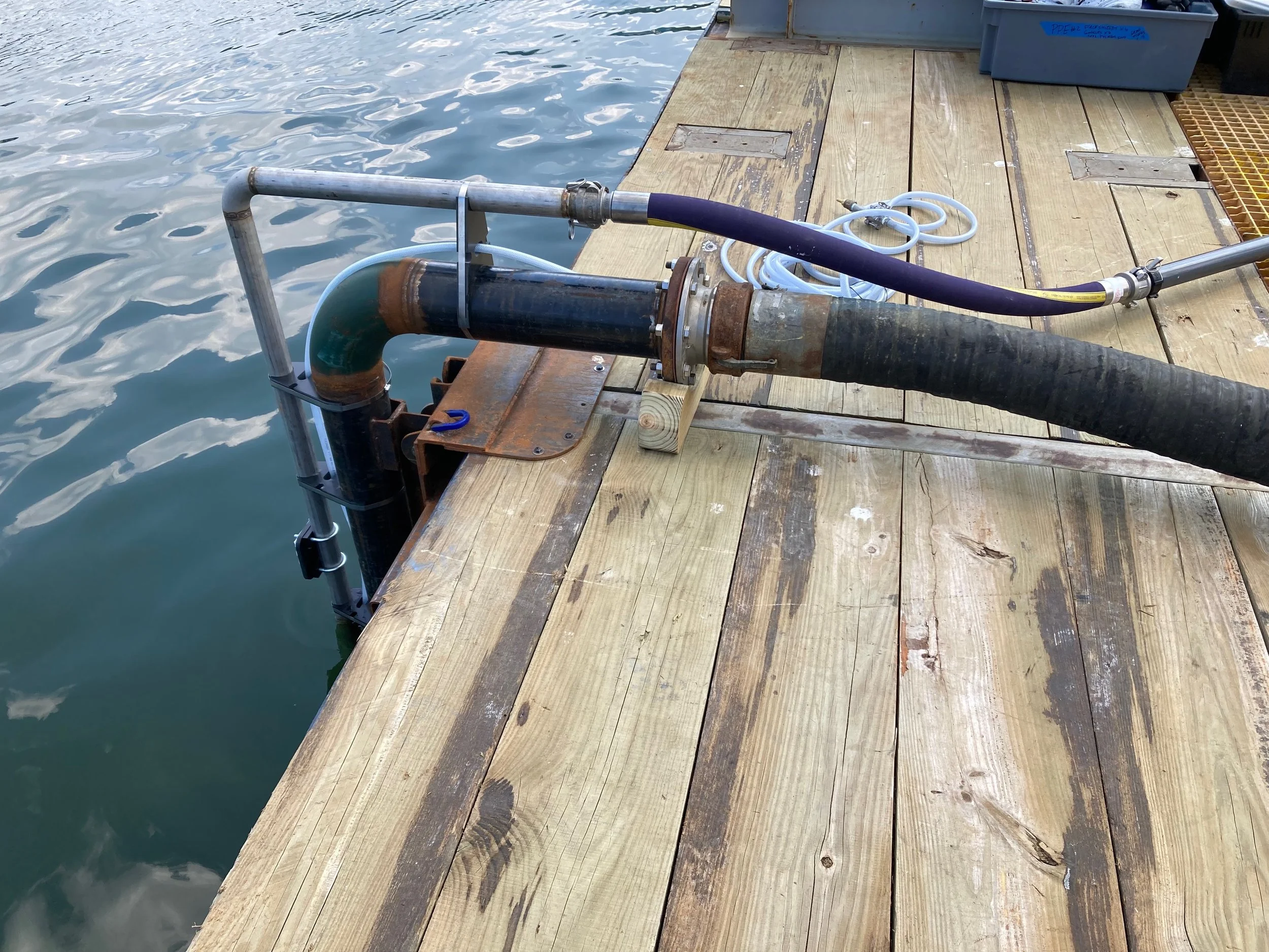 The "snorkle" with outflow nozzle beneath