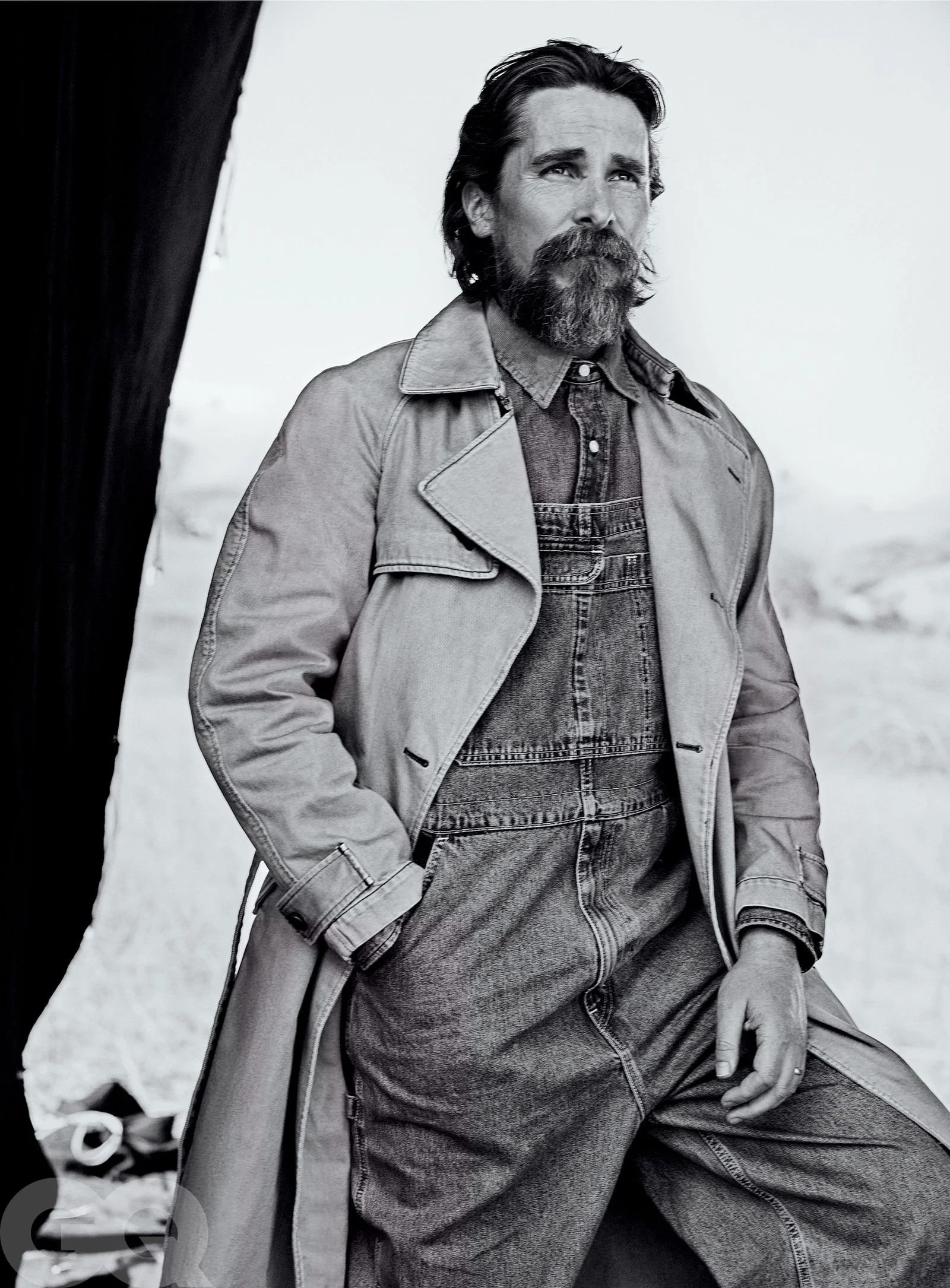 GQ1122_Bale_01.jpg.webp