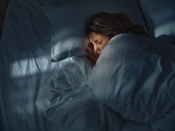 Sleeping with THC Products: Pros and Cons