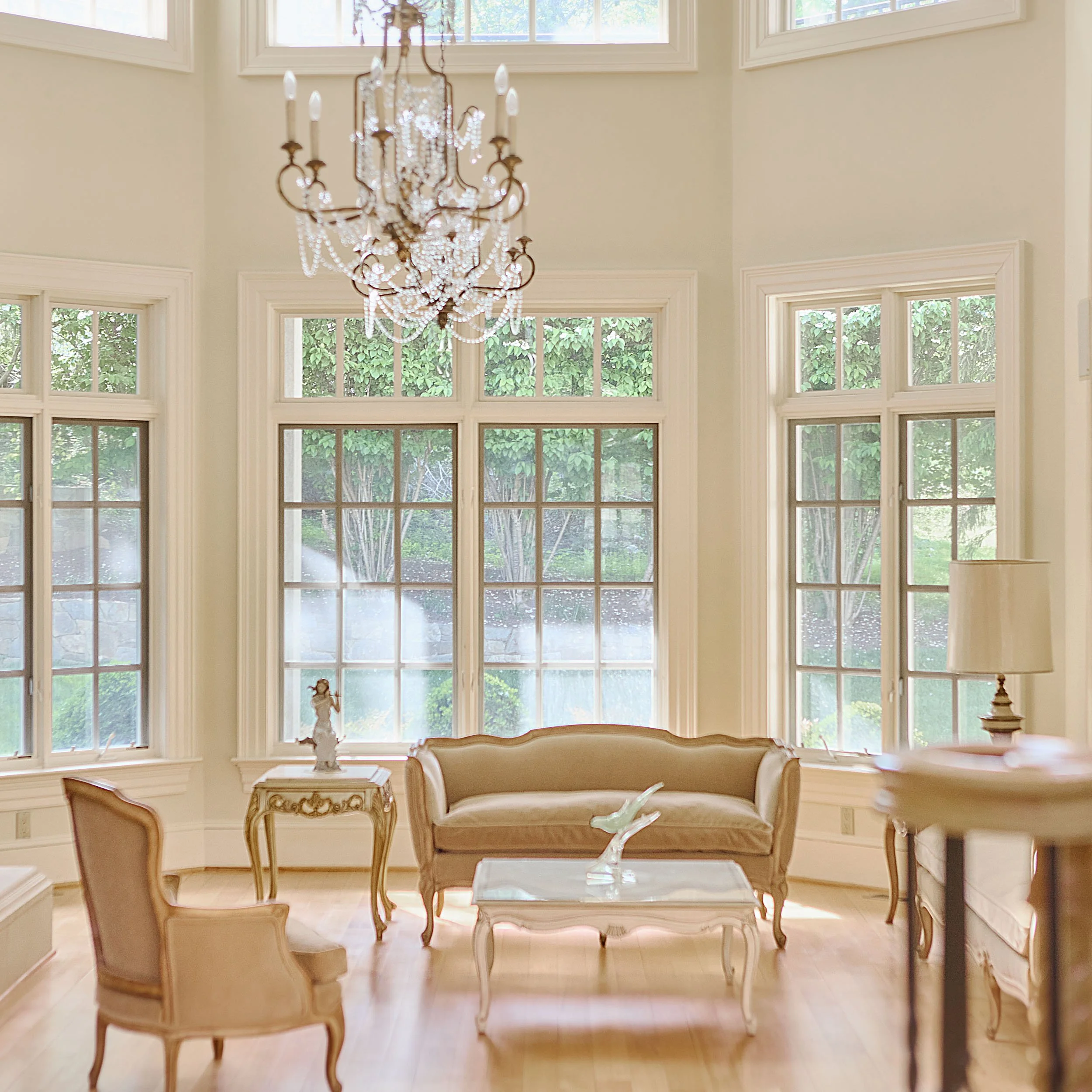 20250722-4seasonshome-rockville-large-multipaned-bay-window-living-room-natural-light-2500.jpg