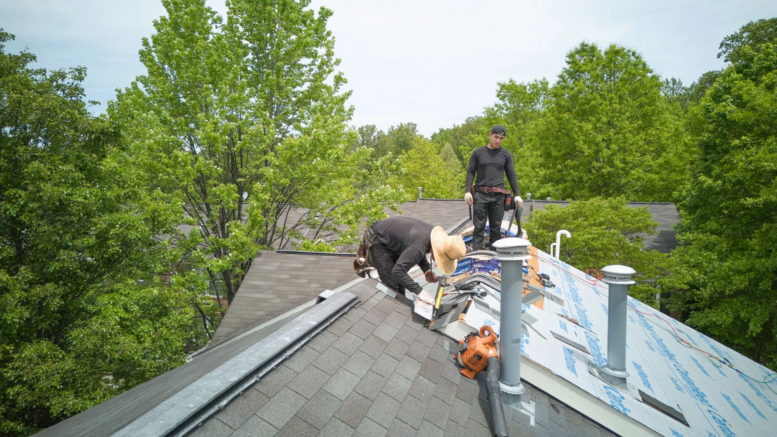 20250707-4seasonshome-rockville-certainteed-shingle-underlayment-roofers-wip-eye-level-2500.jpg