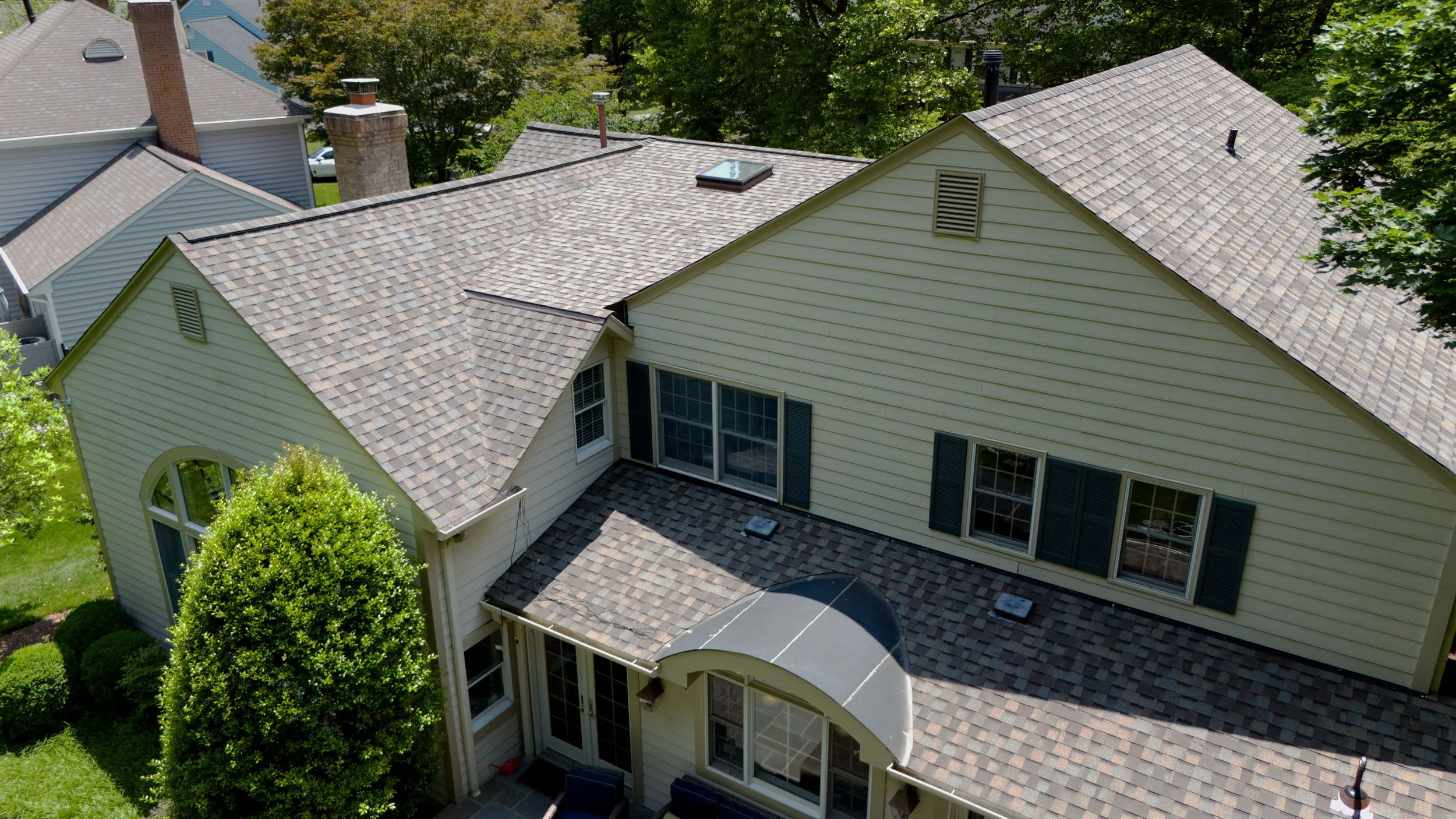 20250707-4seasonshome-rockville-grey-asphalt-shingle-roof-angle-2500.jpg