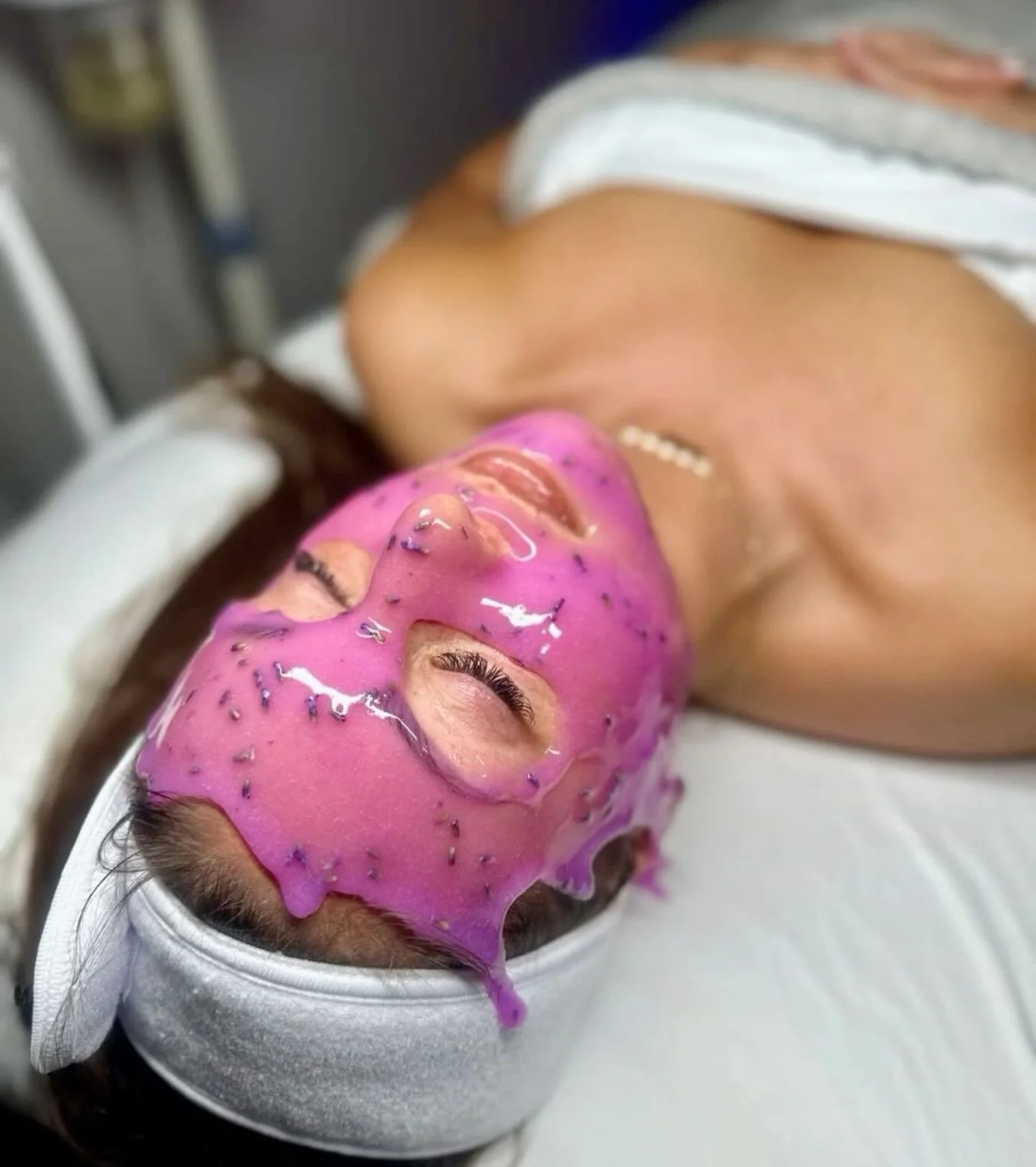 PSA: February is the ONLY month to grab our Sweetheart Glow Facial 💕

A glow-boosting combo of dermaplaning, lymphatic massage &amp; a Pink Salmon PDRN jelly mask &mdash; all for $129.
Limited-time only. Book yours now!