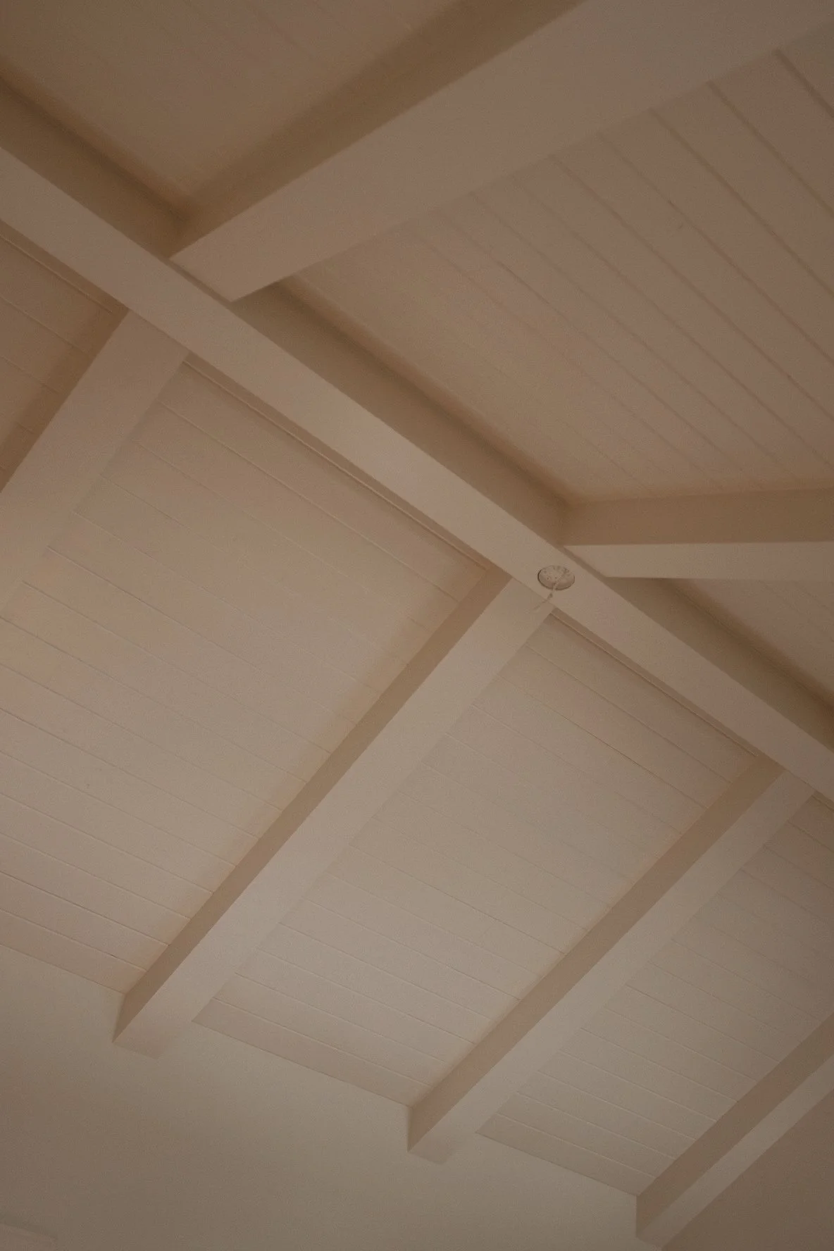 Wooden ceiling with exposed beams