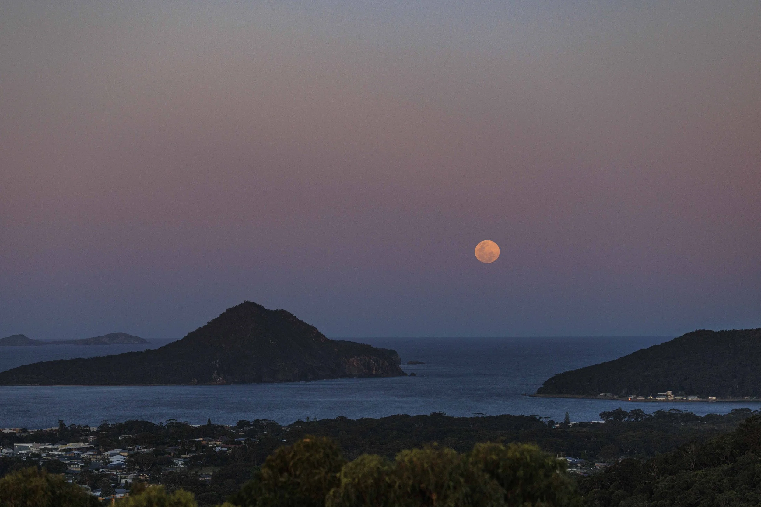 fullmoon0511253734005.jpg