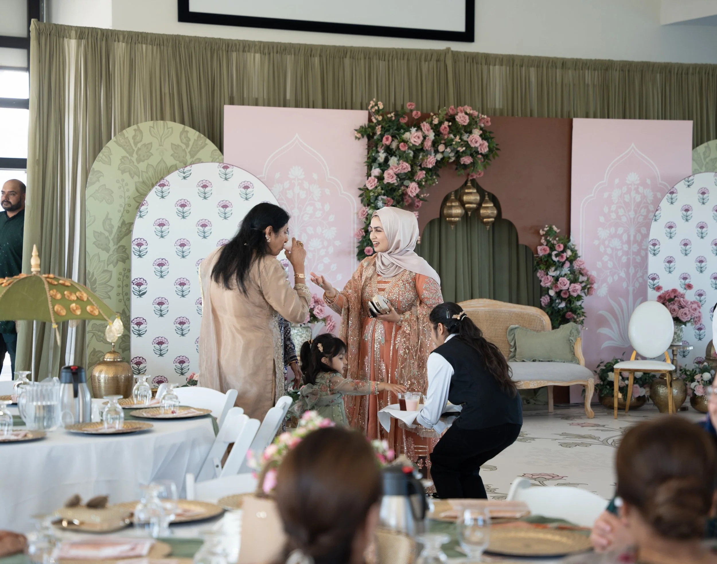 A beautiful mehendi celebration filled with happiness and vibrance at The Gables⭐️

We are taking bookings for 2026/2027. For inquiries and reservations, please contact us at hello@thegablesinsurrey.com

#thegablesinsurrey #mehendiceremony #weddingve