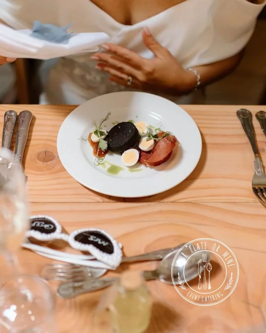 From the pre-wedding nibbles and fizz the night before to a big breakfast the morning after the big day, the food you choose plays an important role in the whole experience.⠀
⠀
We specialise in personal, private wedding catering, made around your sch