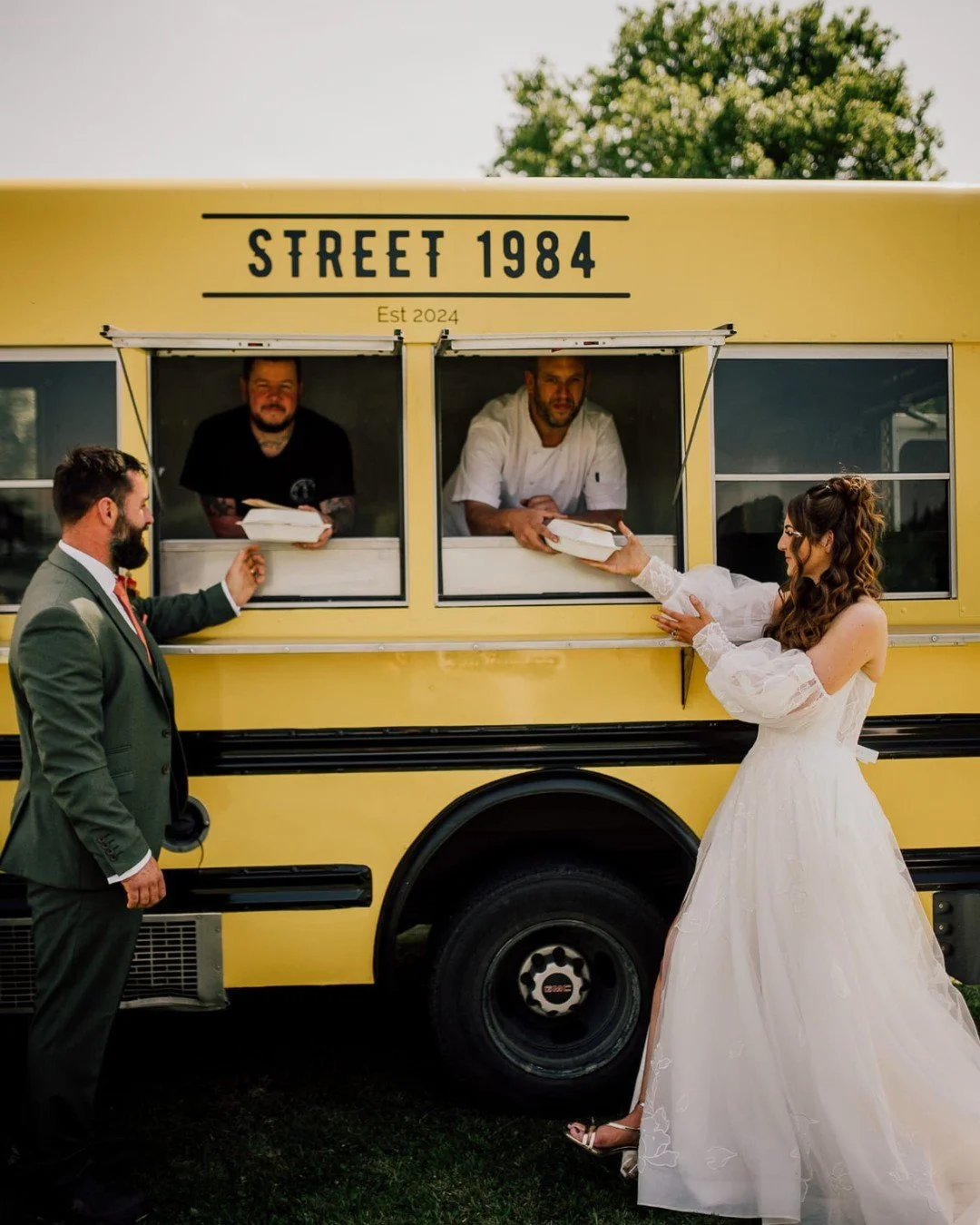 Street food, but make it gourmet🍔

We have our very own converted bus ready to serve you your evening wedding food.

No more boring evening food with Your Plate or Mine! We&rsquo;re bringing the flavour to every wedding with Street 1984.

Our evenin