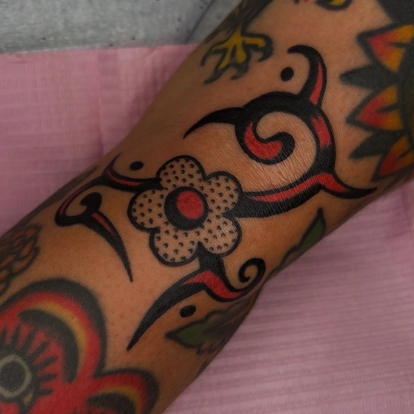 Here&rsquo;s a little drawn on blast from le past when I was in the magical hometown of Iggy Pop hanging out at @depottowntattoo and making @tattoojasper come in on their day off hehe 🙏🏽&hearts;️ can&rsquo;t wait to visit the Midwest again sometime