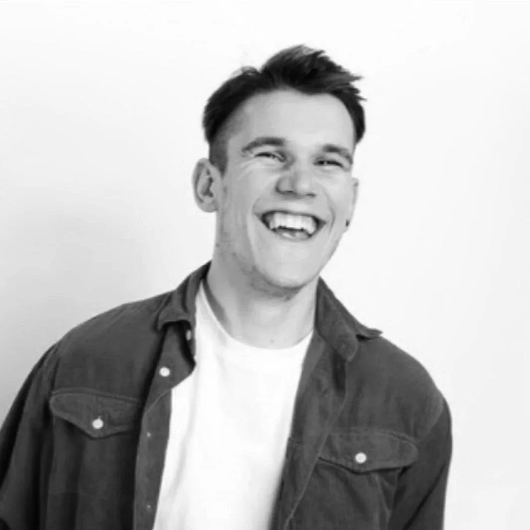 Oliver Melling sharing his positive review for Studio DuMór’s outstanding creative production, photography, and video services, praising their professionalism and quality.